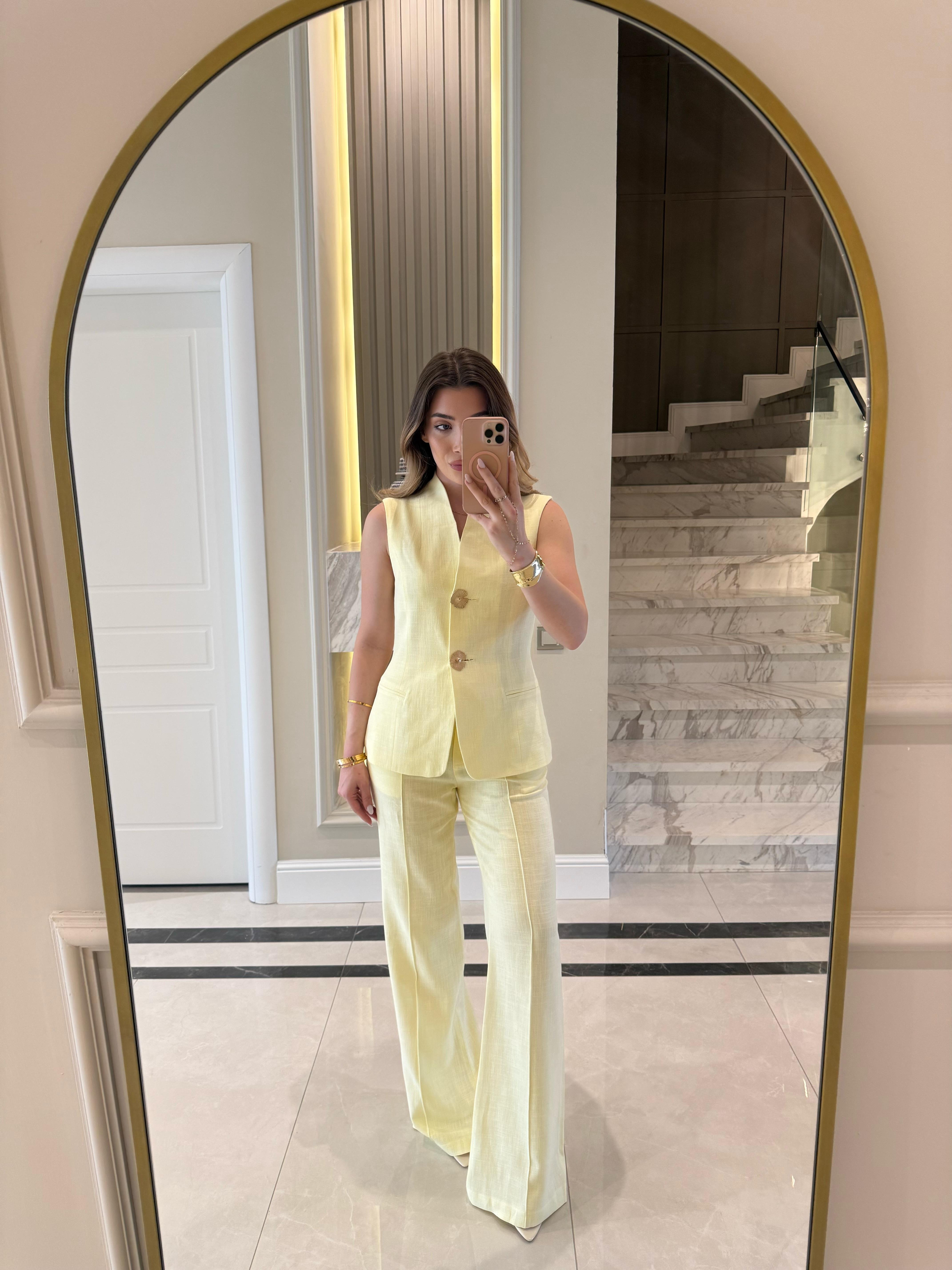 Sarı Keten  Gold Düğmeli Tulipa Takım