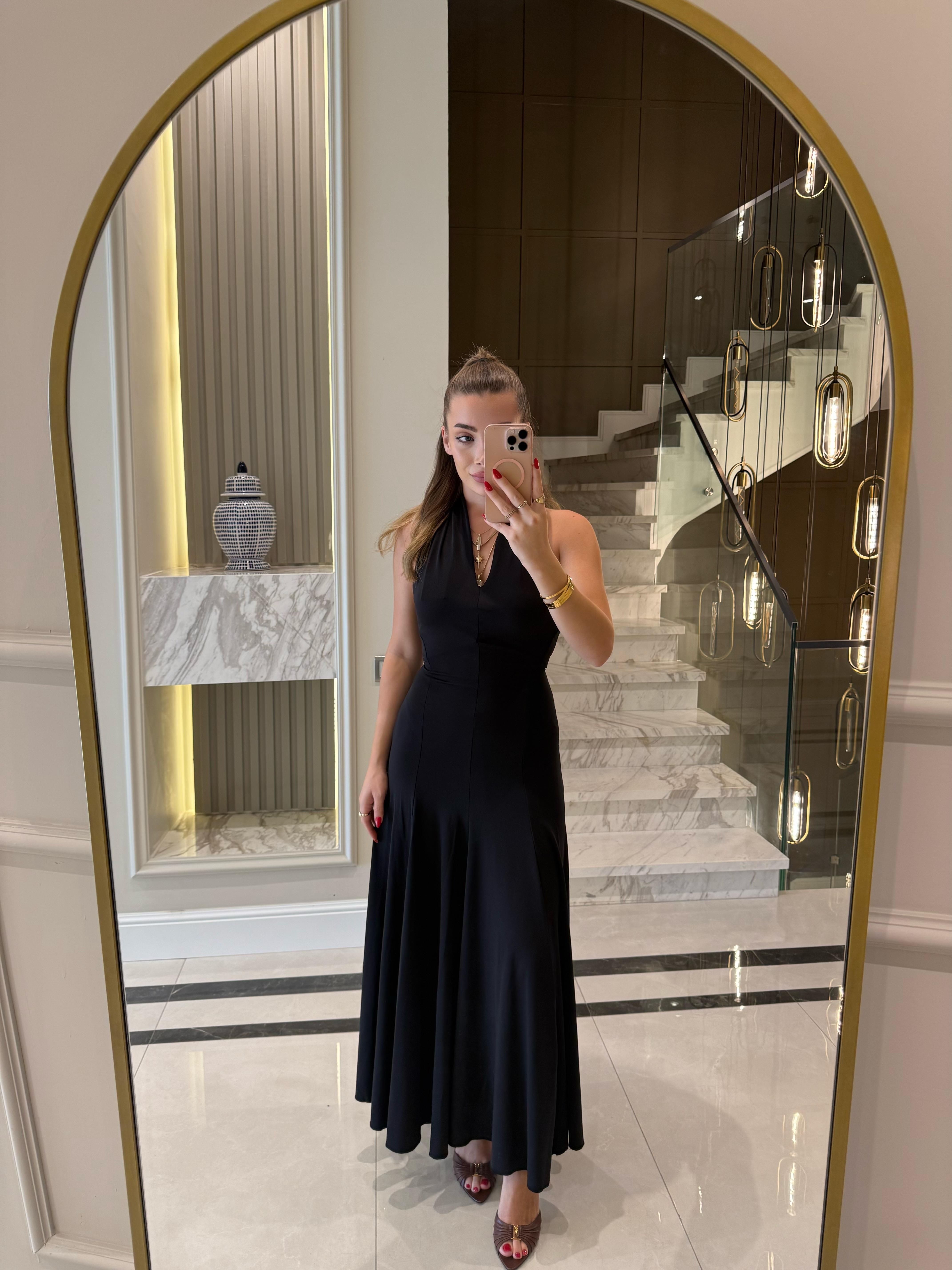 Siyah  Boyundan Bağlamalı Parçalı Elbise 