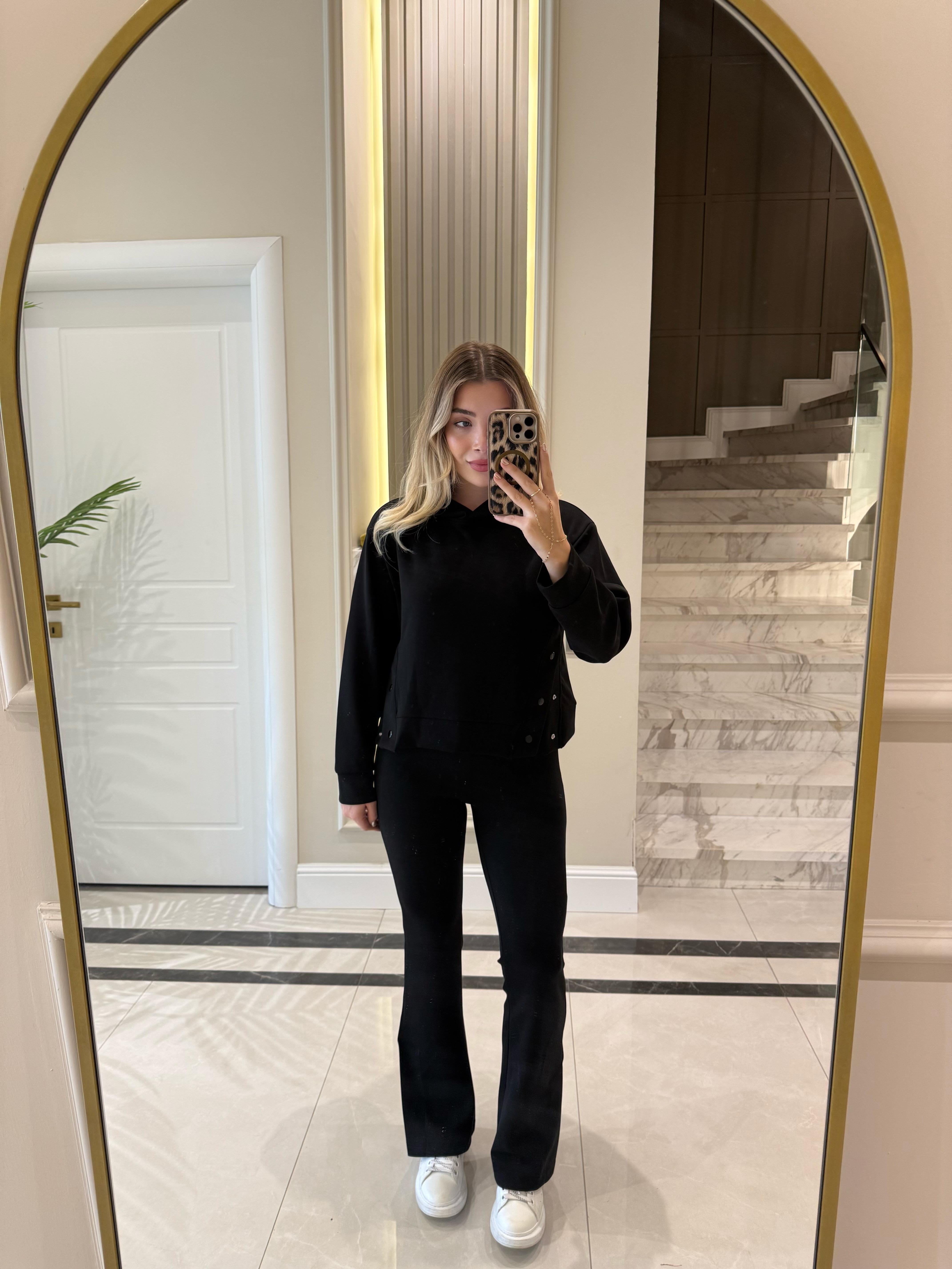 Siyah  Çıtçıtlı Sweat- Flare Pantolon İkili Takım