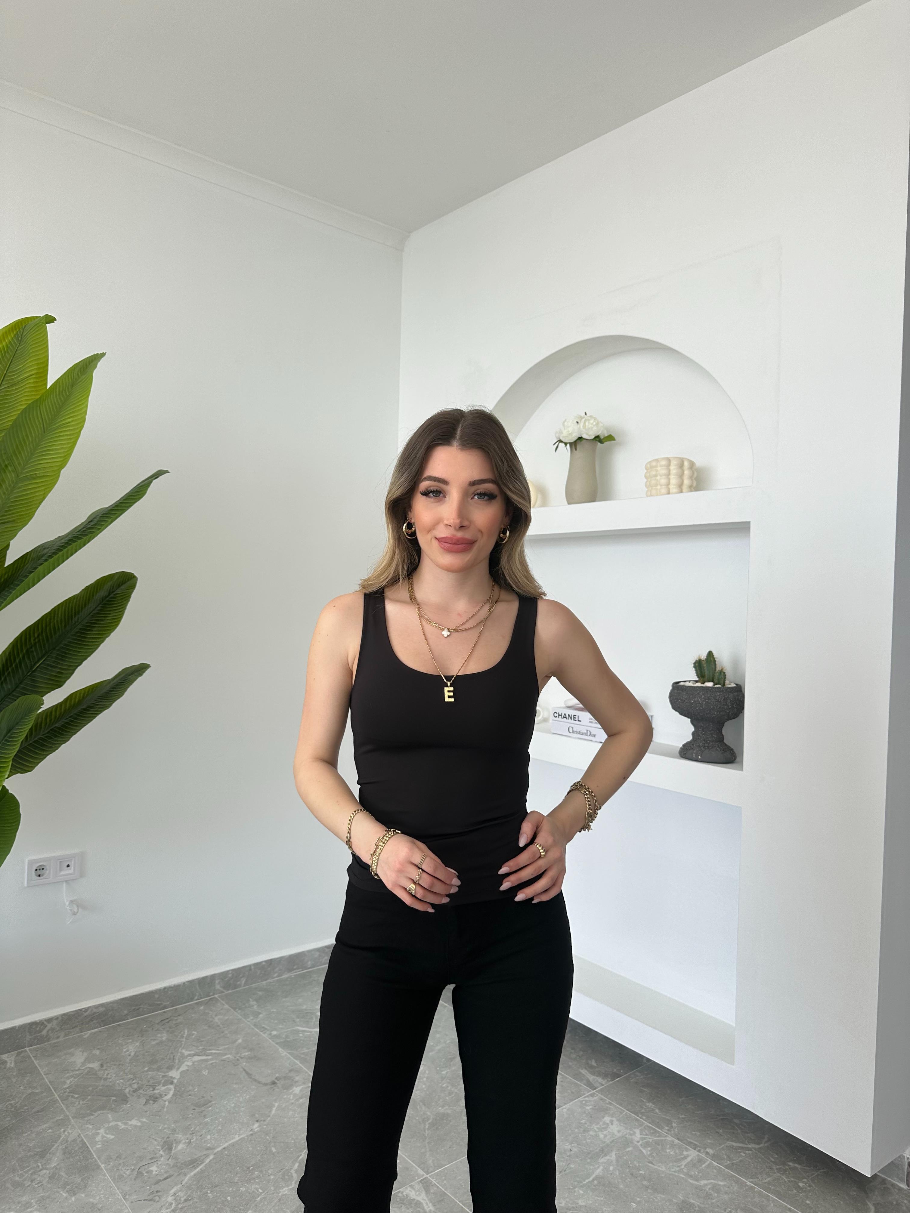 Siyah Havuz Yaka Çift Katlı Atlet