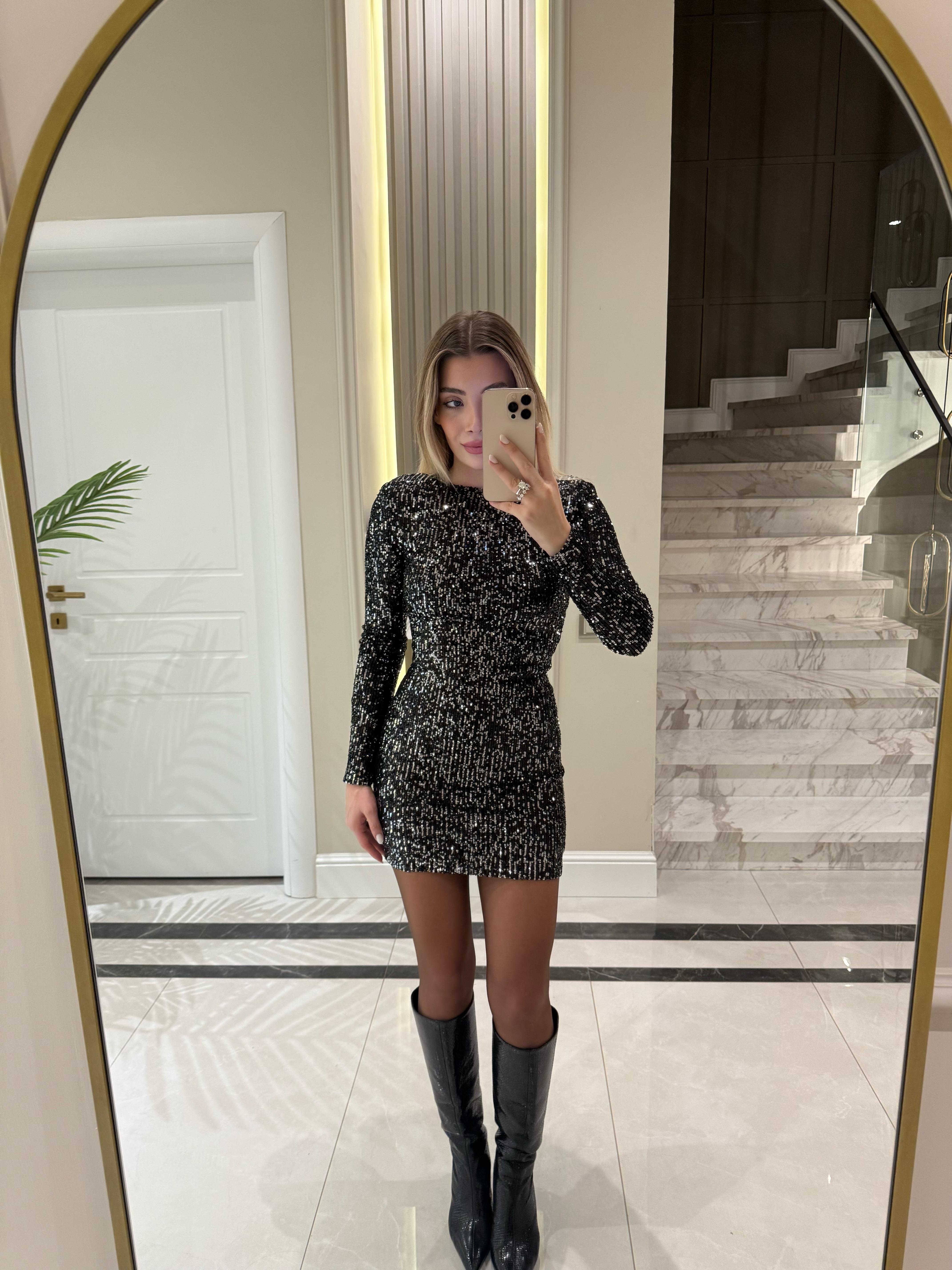 Siyah Omuz Vatkalı Pullu Mini Elbise-12218