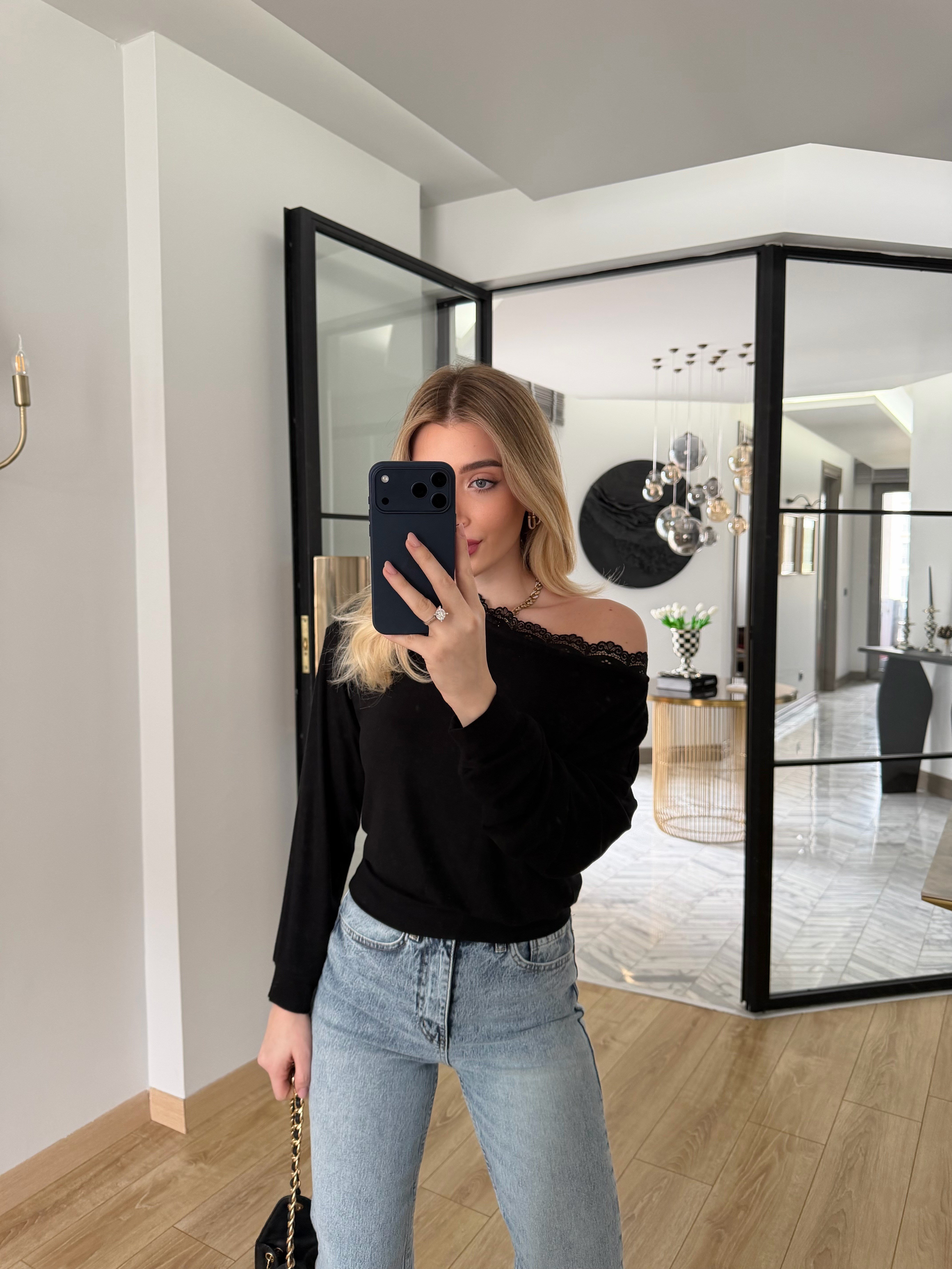 Siyah Tek Omzu Açık Dantelli Bluz-1013