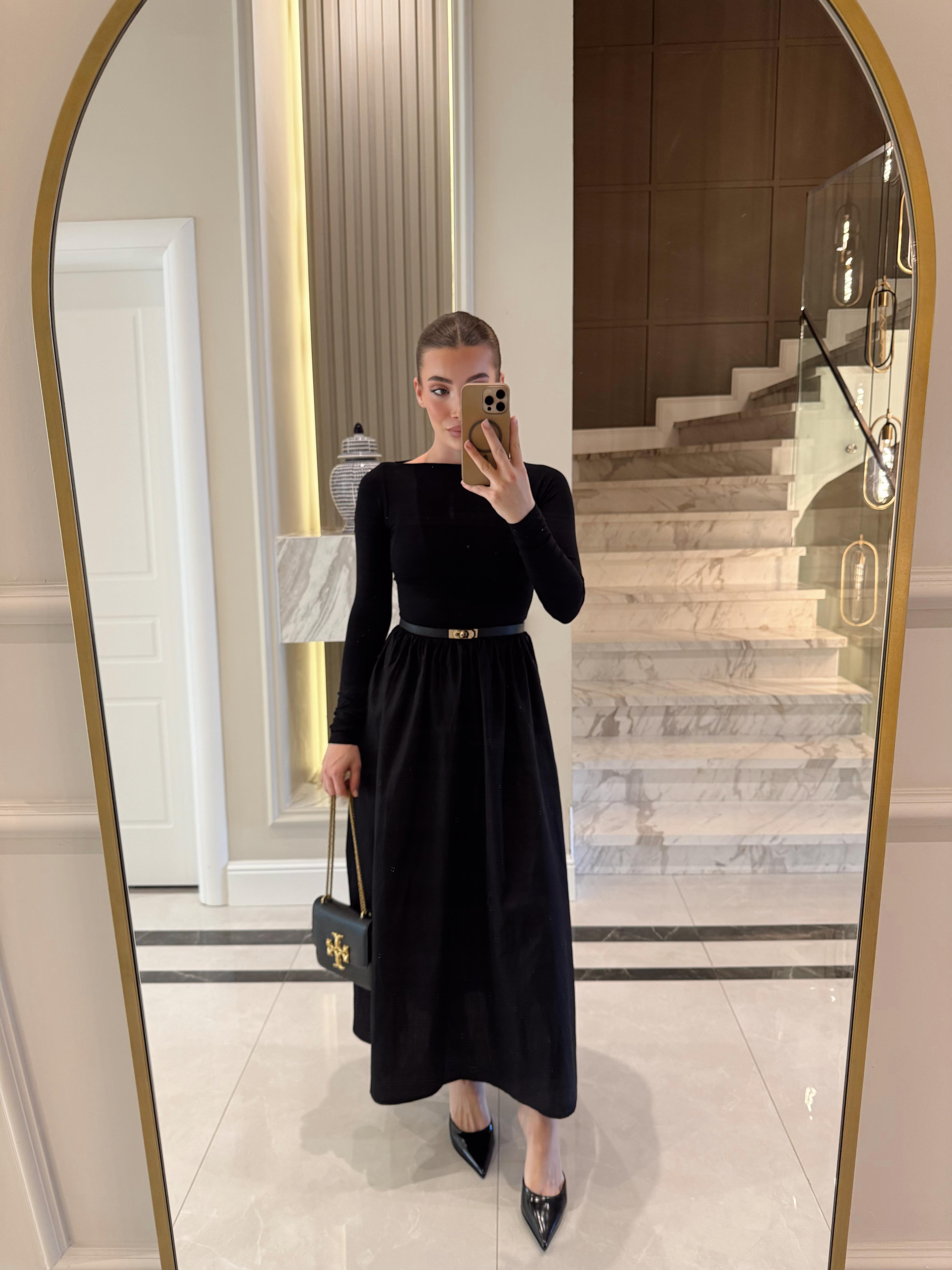 Siyah UzunKollu Lyon Elbise- ÖN SİPARİŞ ÜRÜNÜDÜR KARGO ÇIKIŞI 31.12.2025 TARİHİNDE OLACAKTIR.