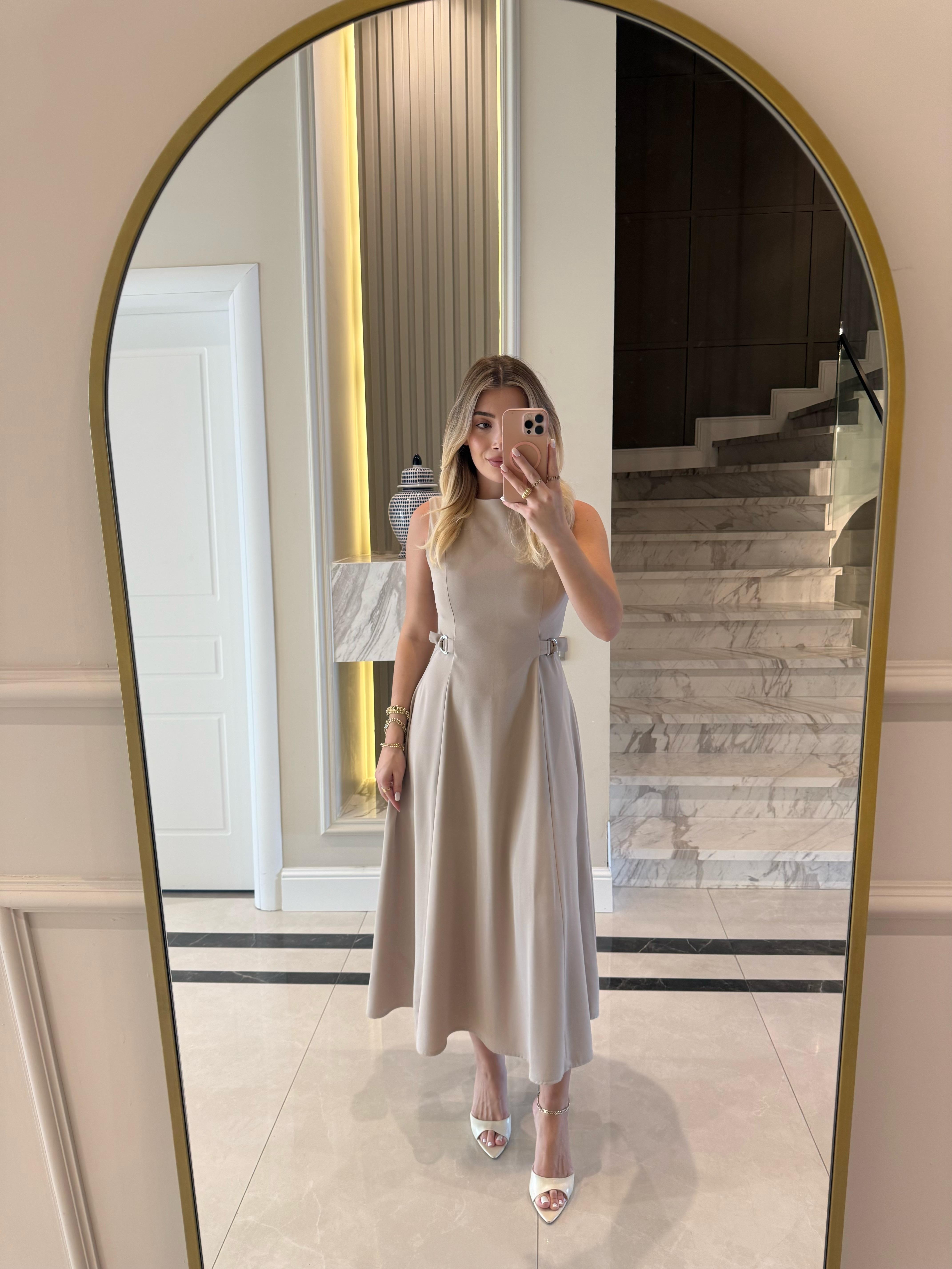 Taş  Parçalı Kemer Detaylı Elbise 