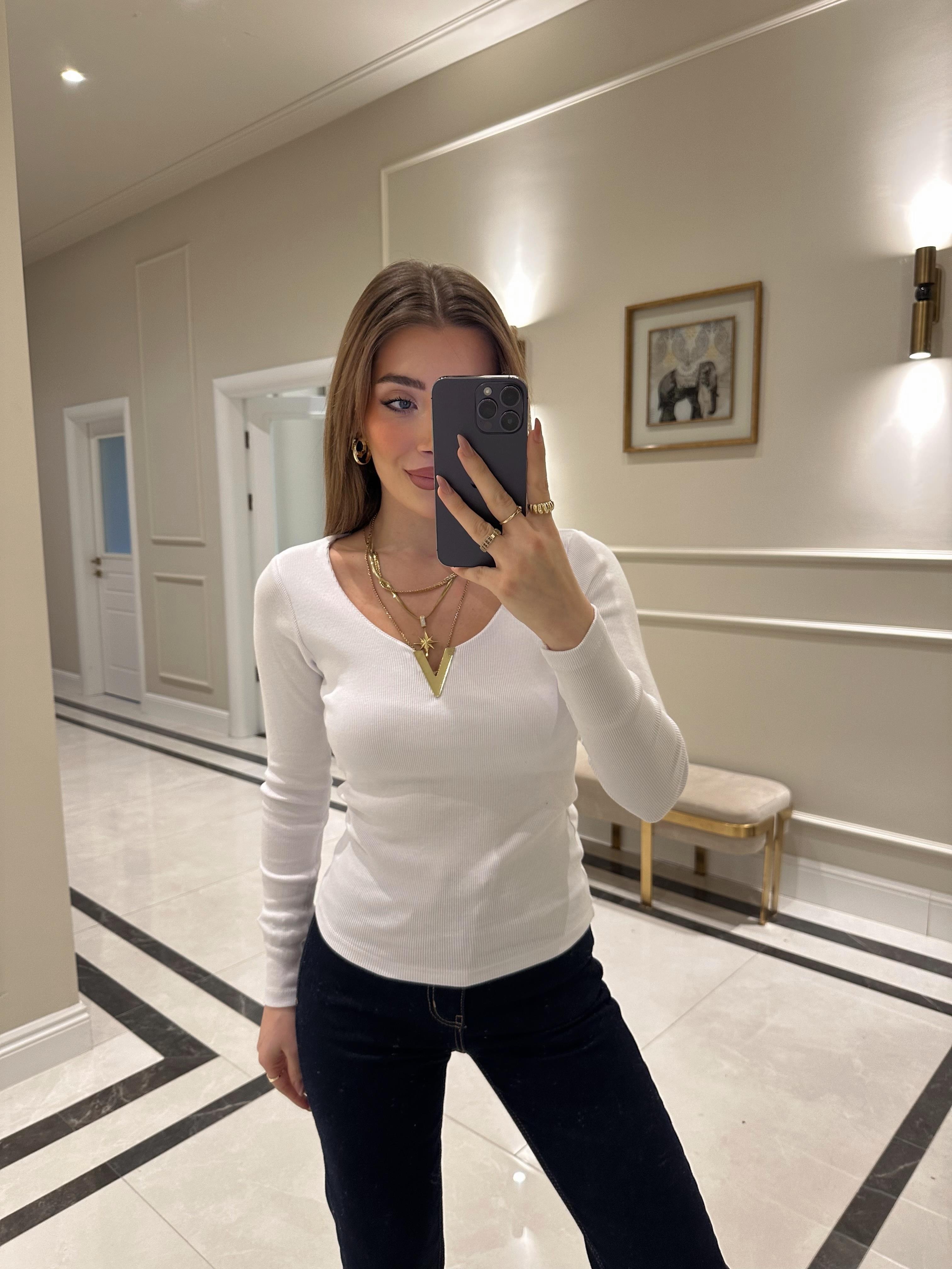V Demir Aksesuarlı Beyaz  Fitilli Body