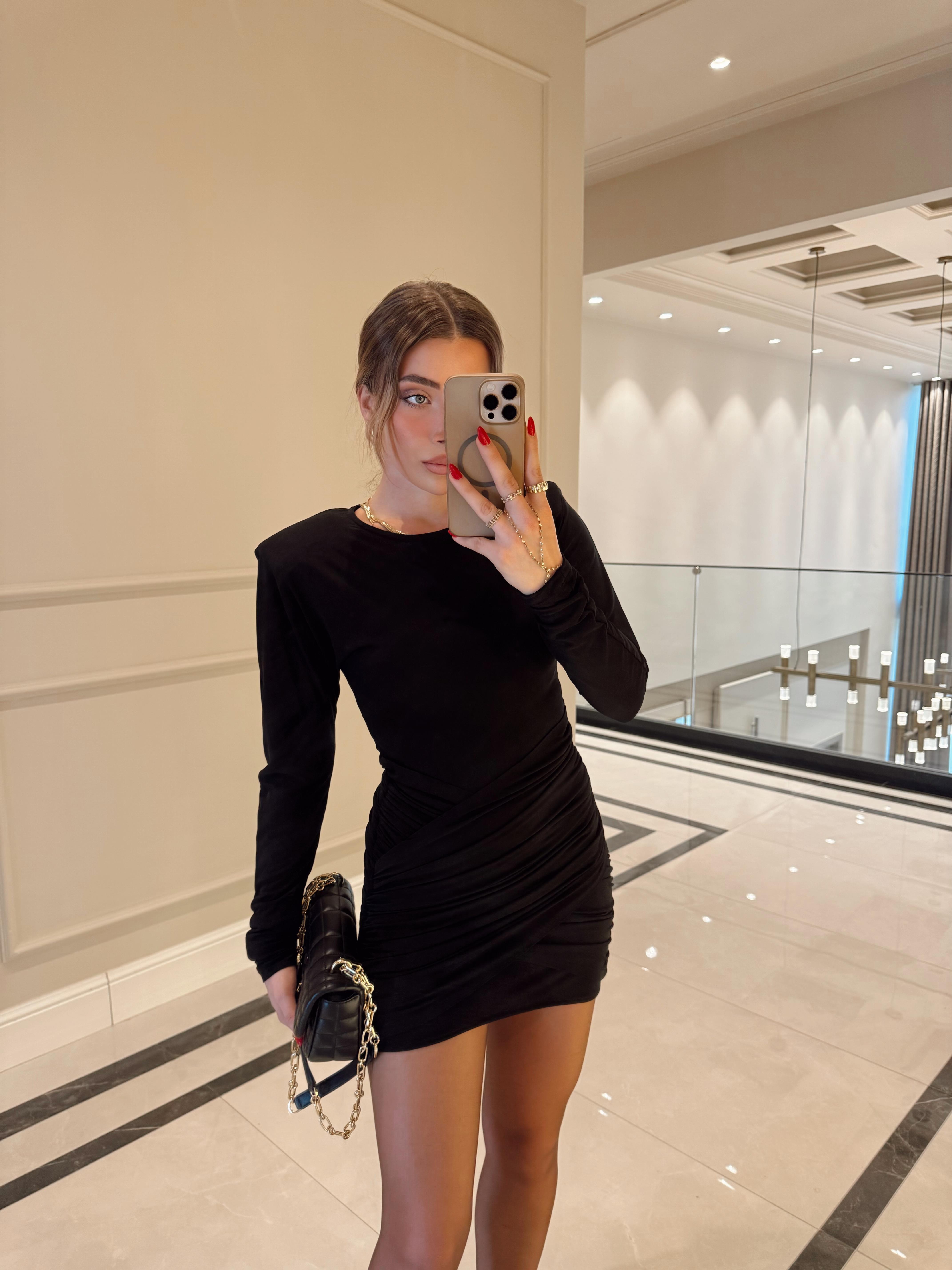 Vatkalı Eteği Drapeli Siyah Mini Elbise-251018