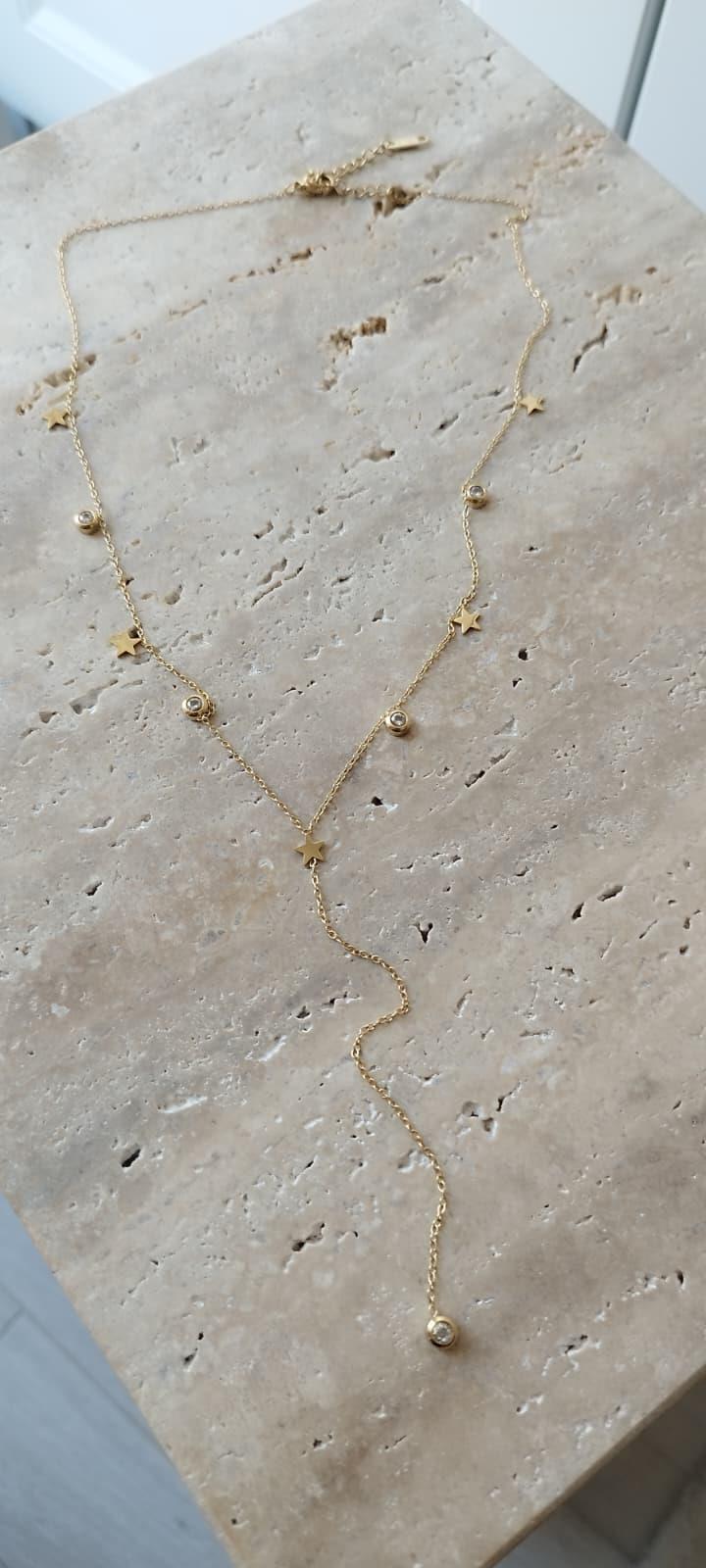 Yıldızlı Taş Detaylı Dekolte Kolye 