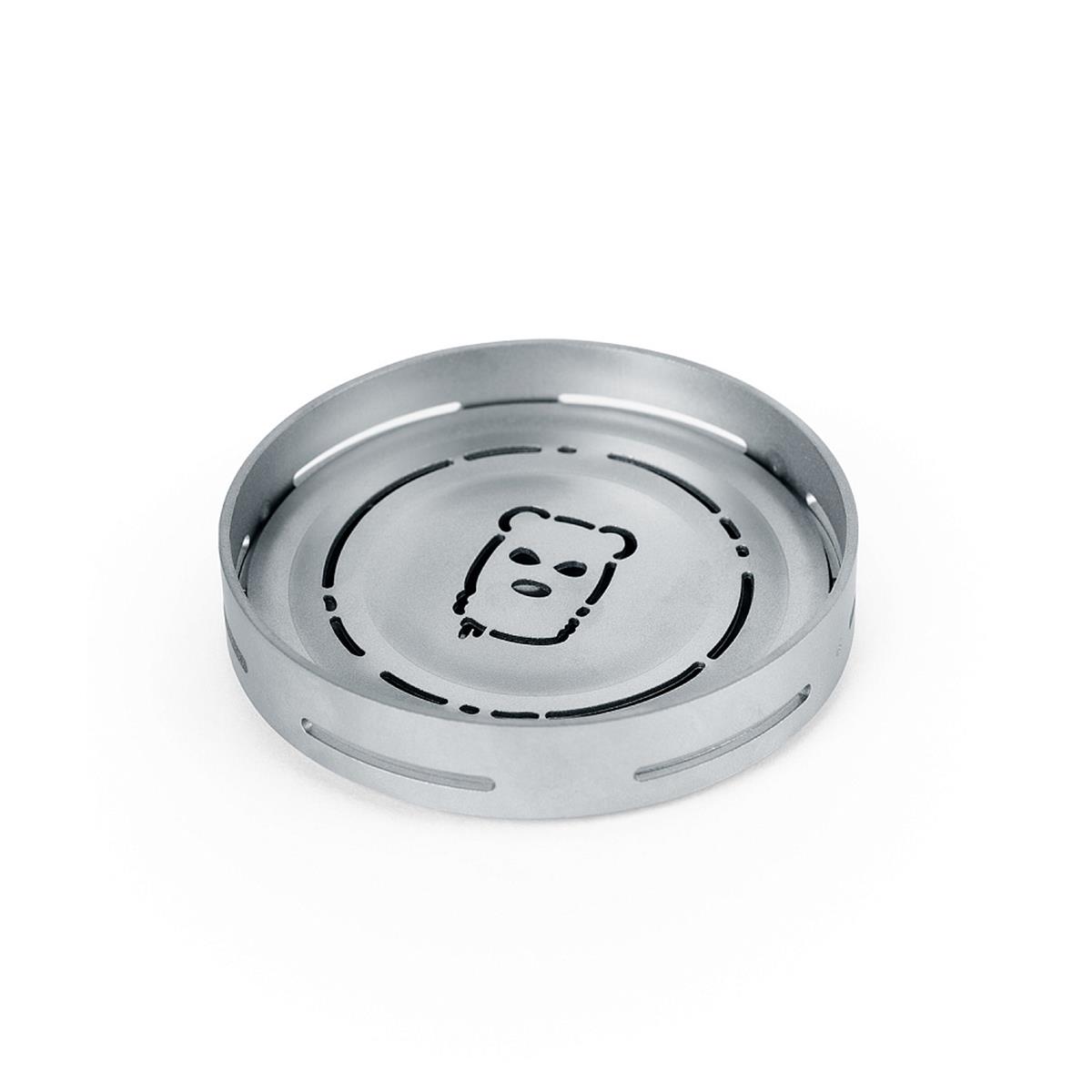 Alpha Misha Közlük