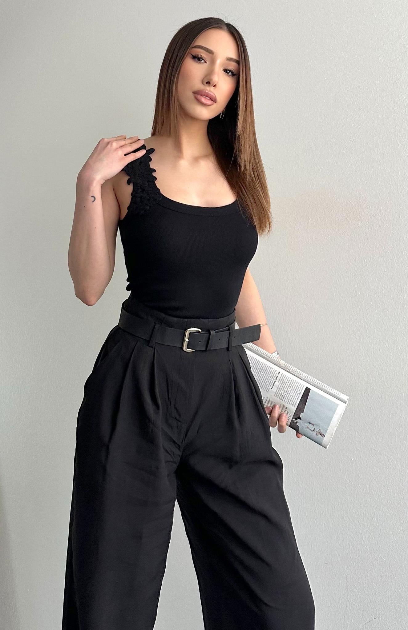 Omuzdan Dantelli Atlet SİYAH