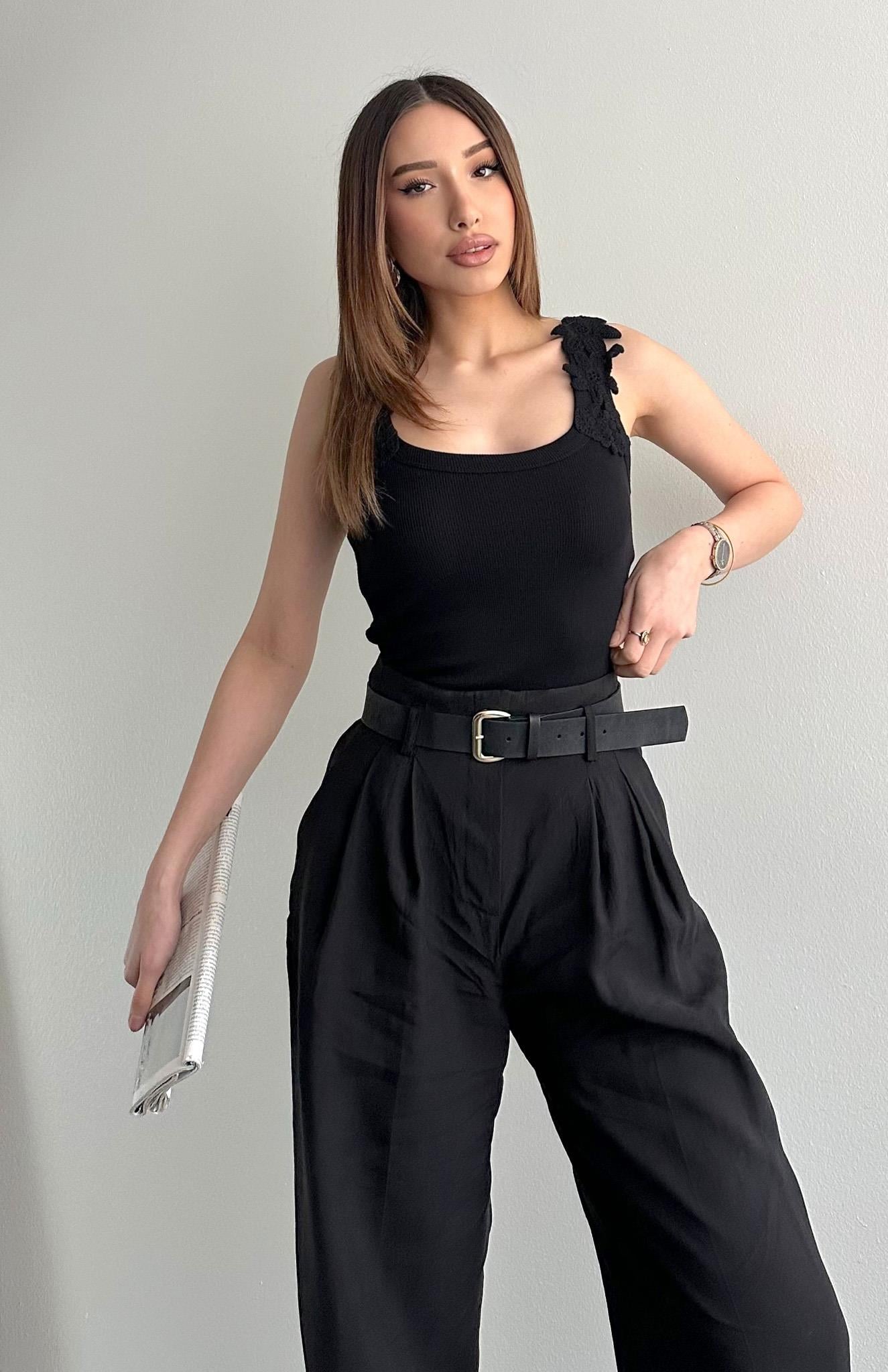 Omuzdan Dantelli Atlet SİYAH