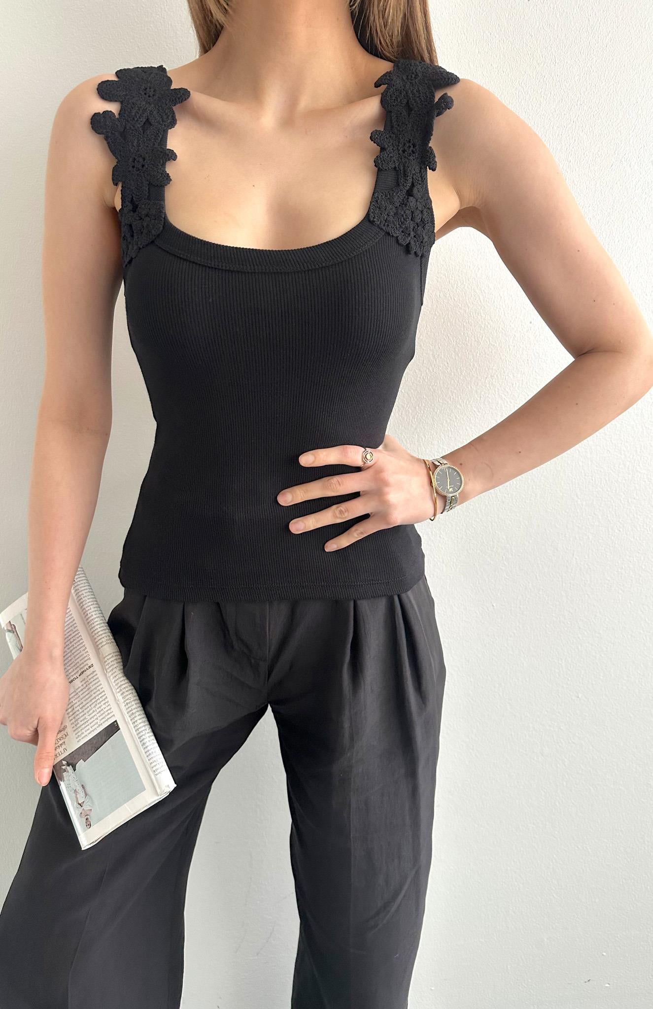 Omuzdan Dantelli Atlet SİYAH