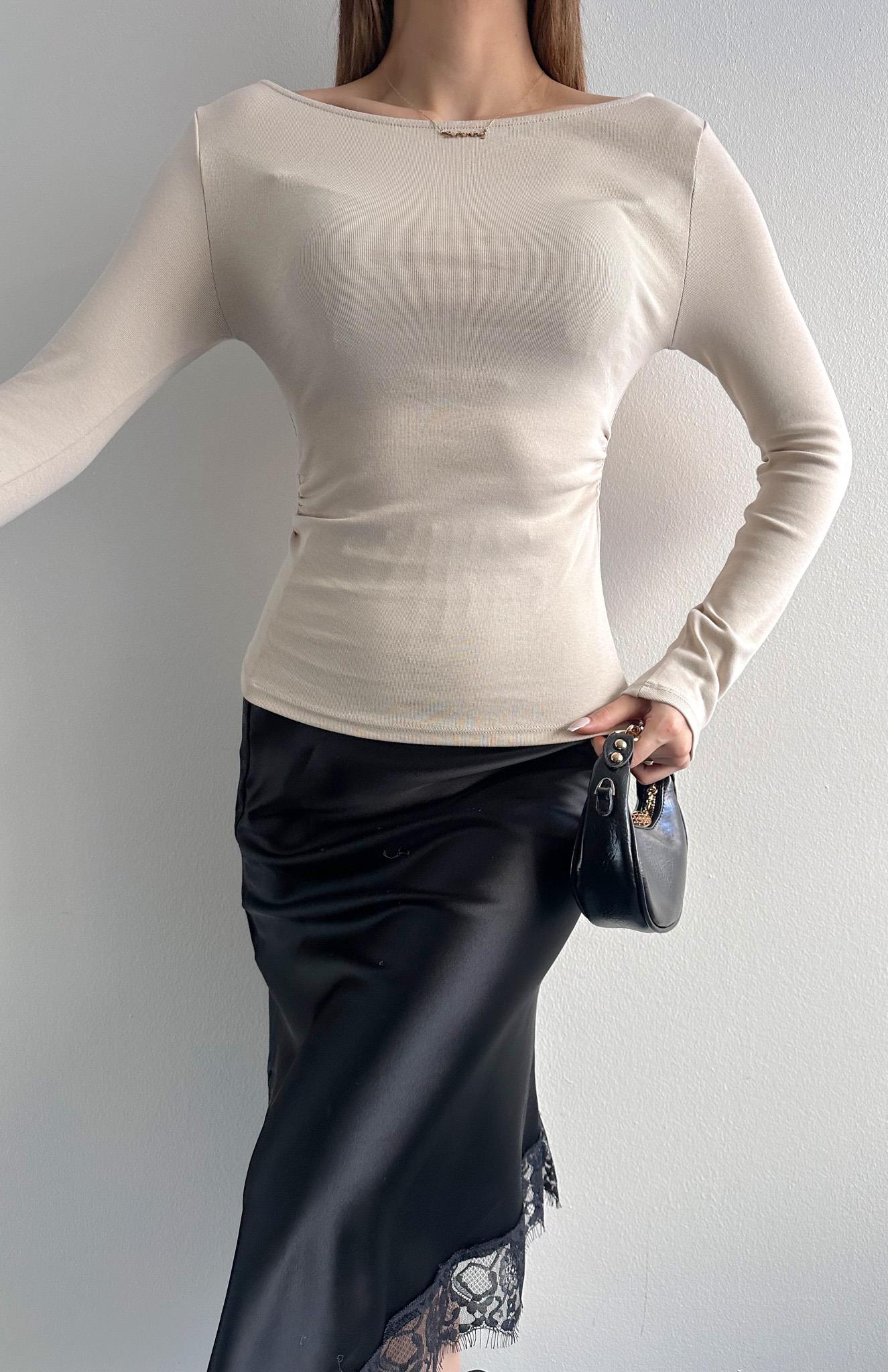 Büzgülü Kayık Yaka Bluz BEJ