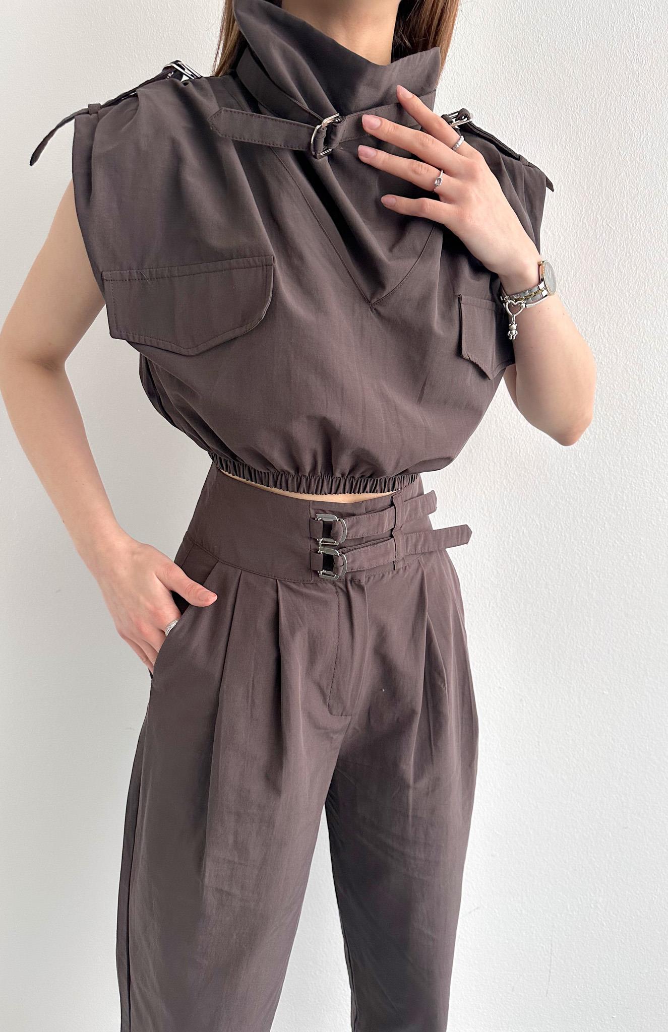 Toka Detaylı Crop Bluz KAHVERENGİ