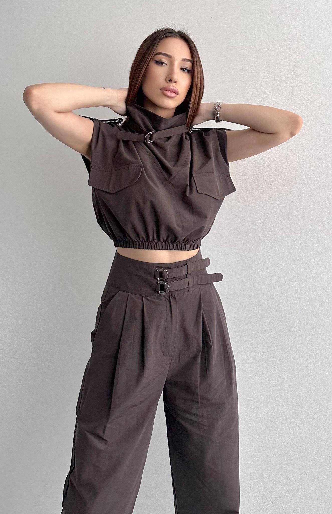 Toka Detaylı Crop Bluz KAHVERENGİ