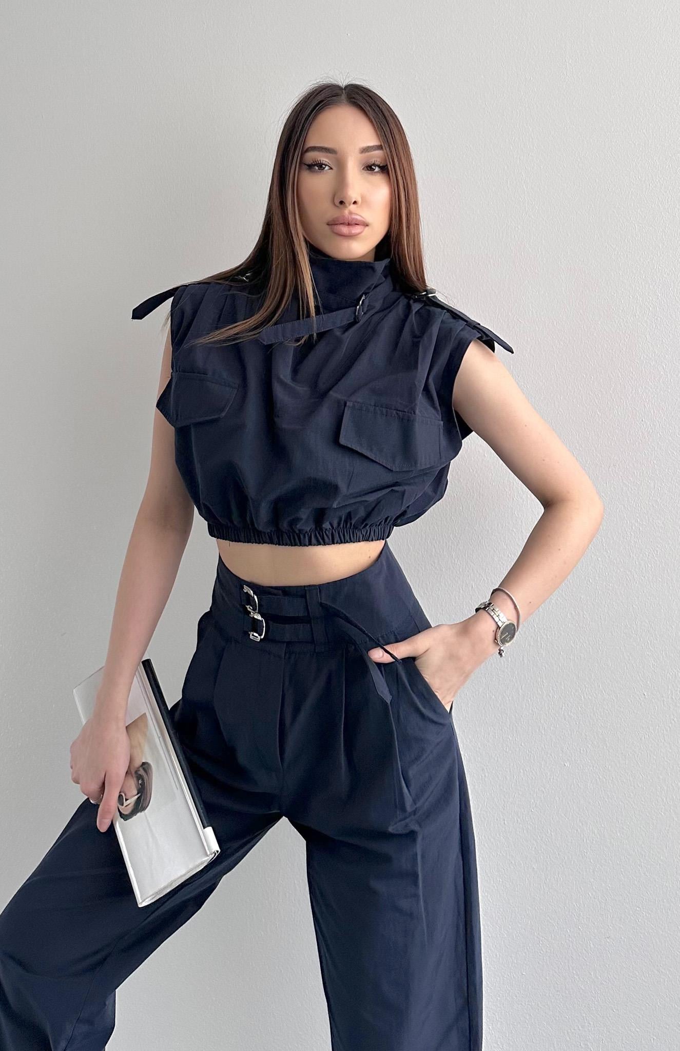 Toka Detaylı Crop Bluz LACİVERT