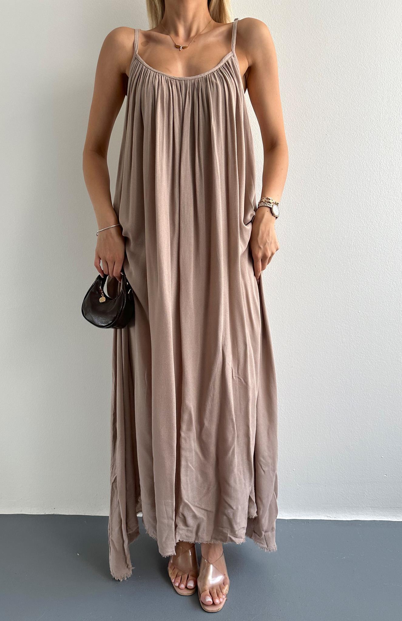 V Yaka Büzgülü Askılı Elbise BEJ