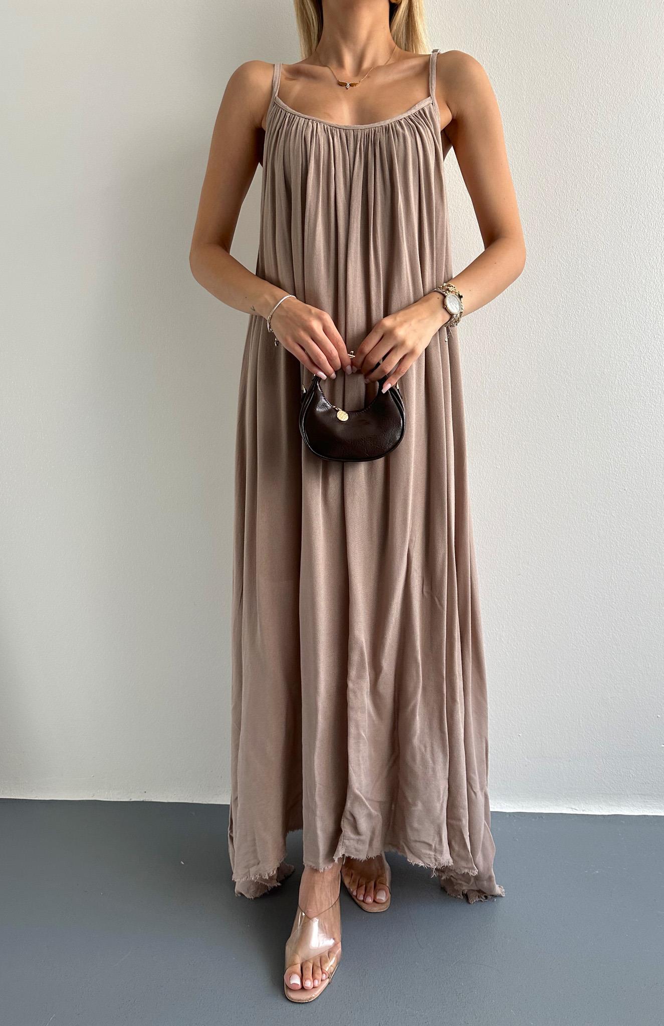 V Yaka Büzgülü Askılı Elbise BEJ