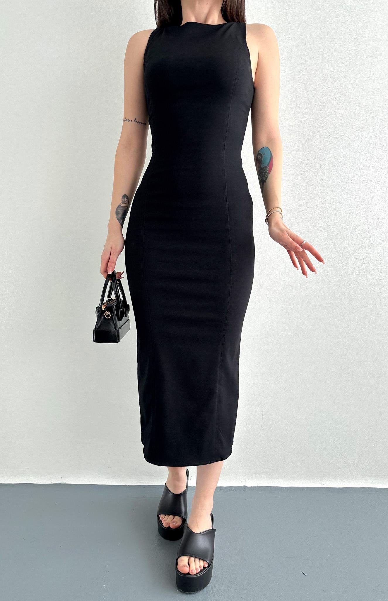 Vücuda Oturan Midi Elbise SİYAH