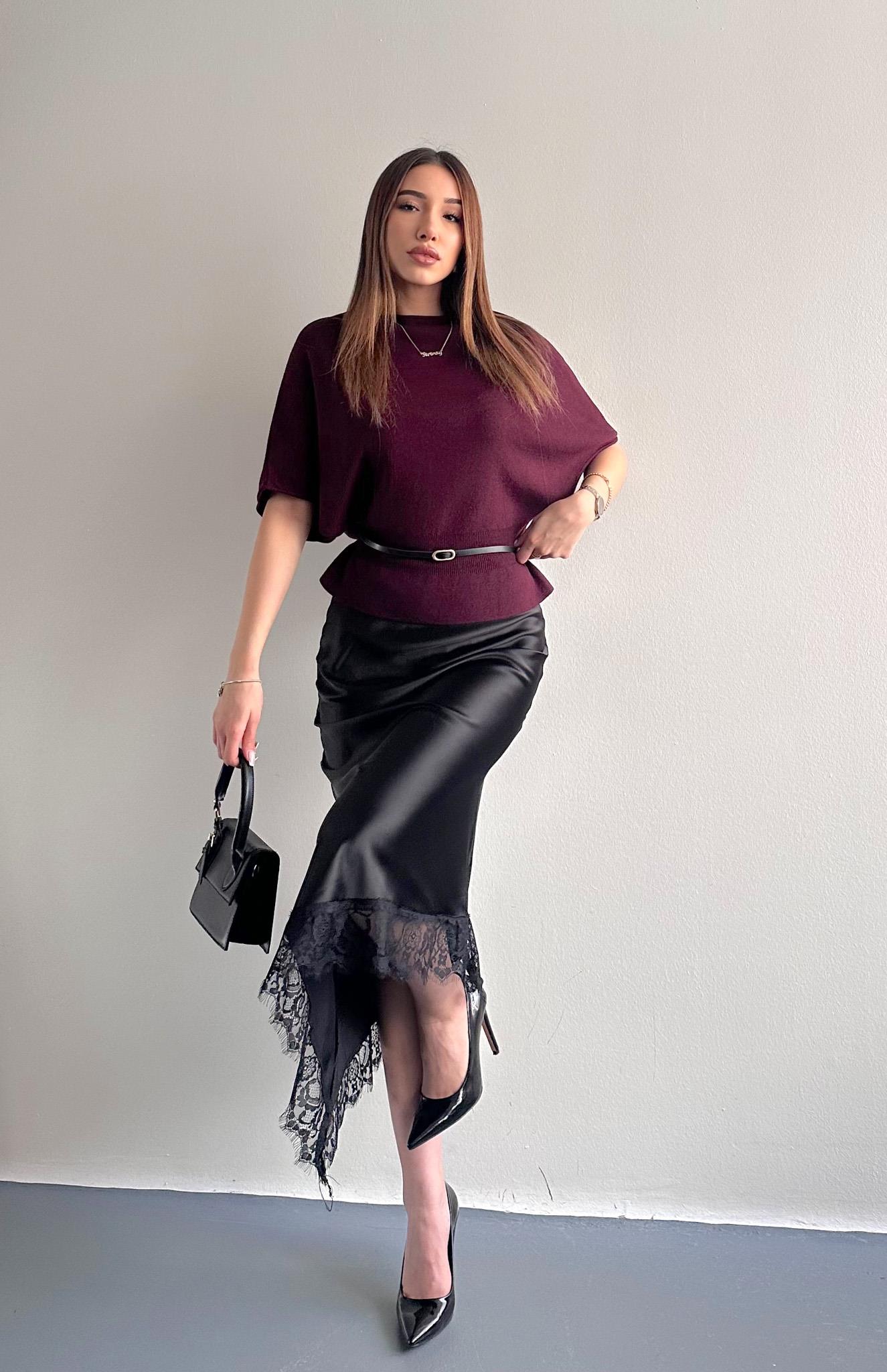 Altı Dantelli Saten Etek SİYAH