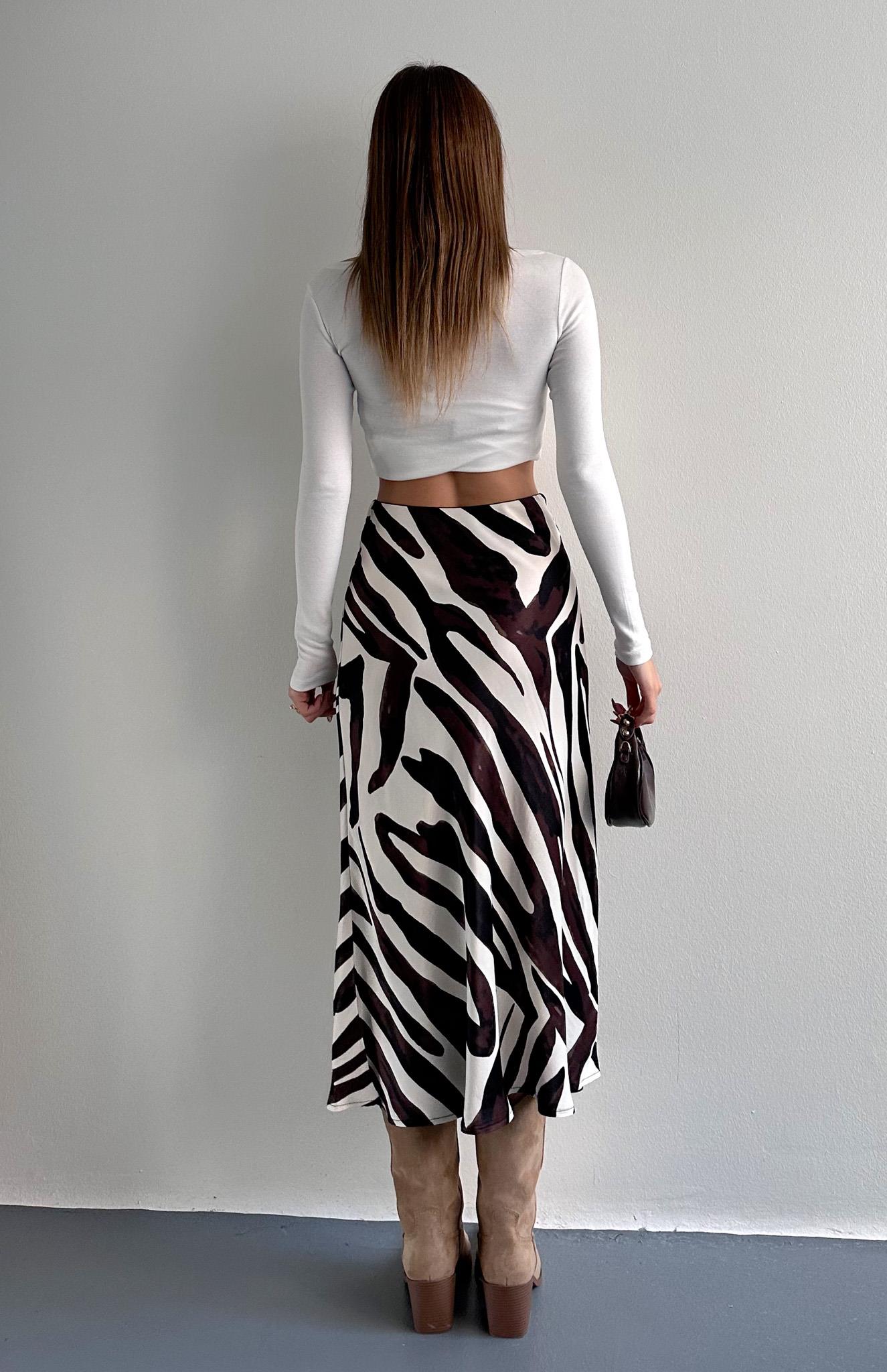 Kahve Çizgili Saten Verev Etek KAHVERENGİ