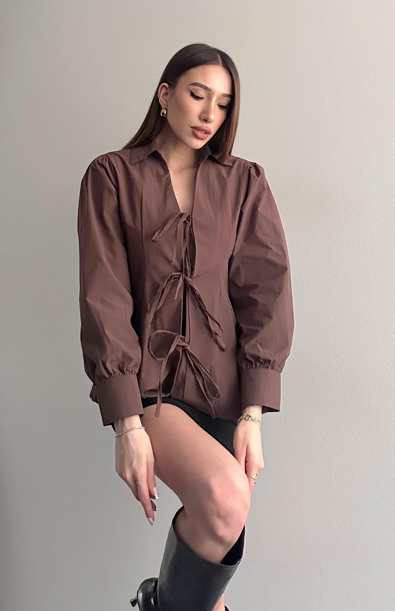 V Yaka Önü Bağlamalı Gömlek KAHVERENGİ