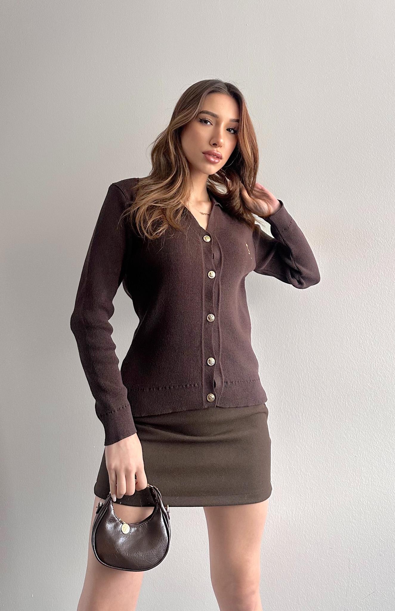 Sarı Düğmeli Otel KAHVERENGİ