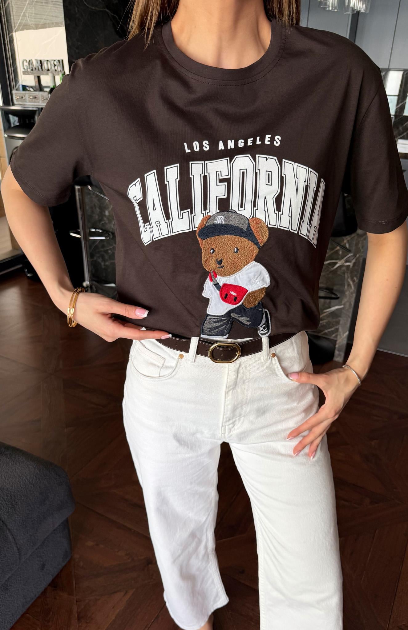 Califormia Baskılı Ayıcık Baskılı Tshırt KAHVERENGİ