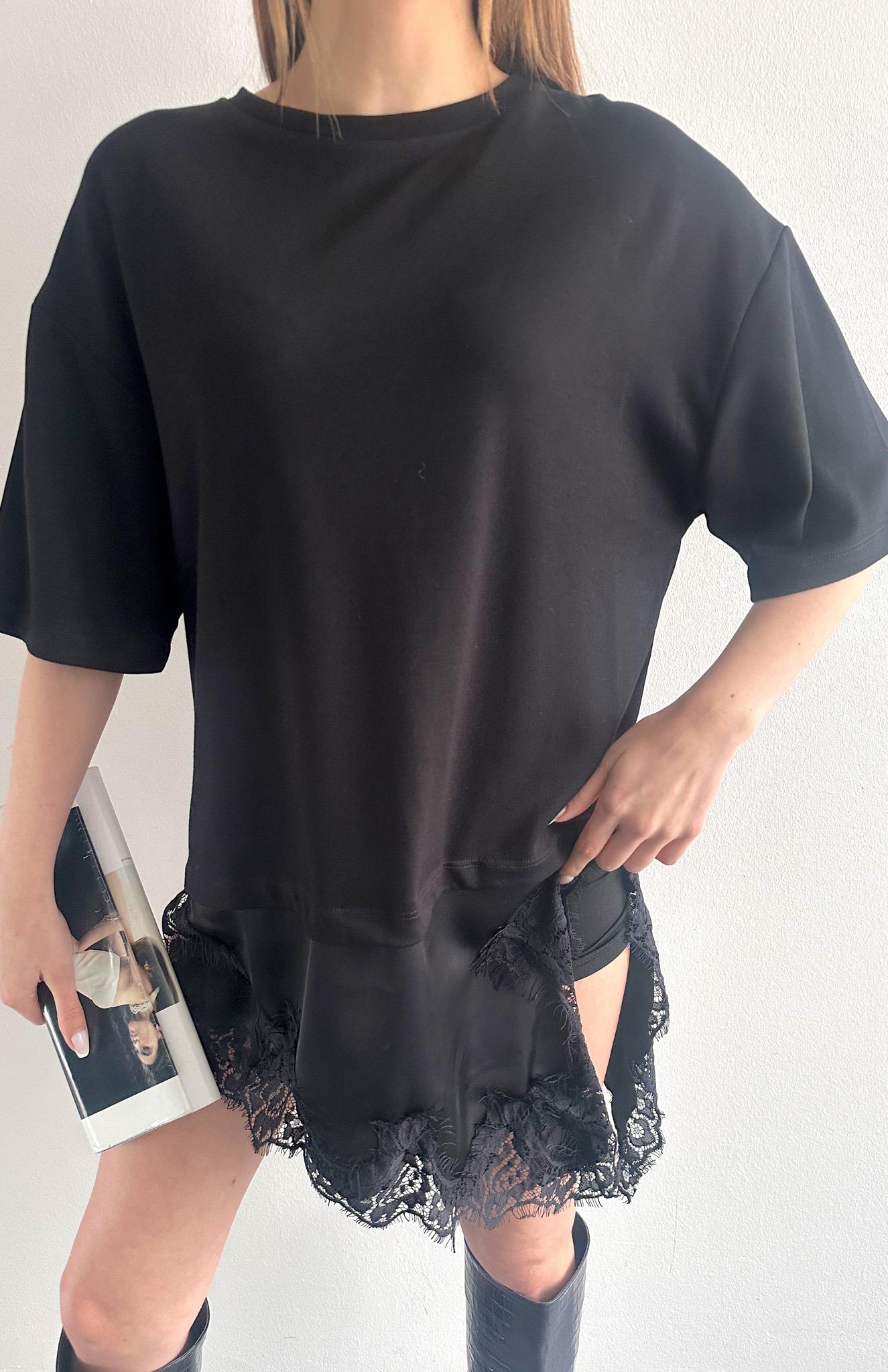 Eteği Dantelli Tshırt SİYAH