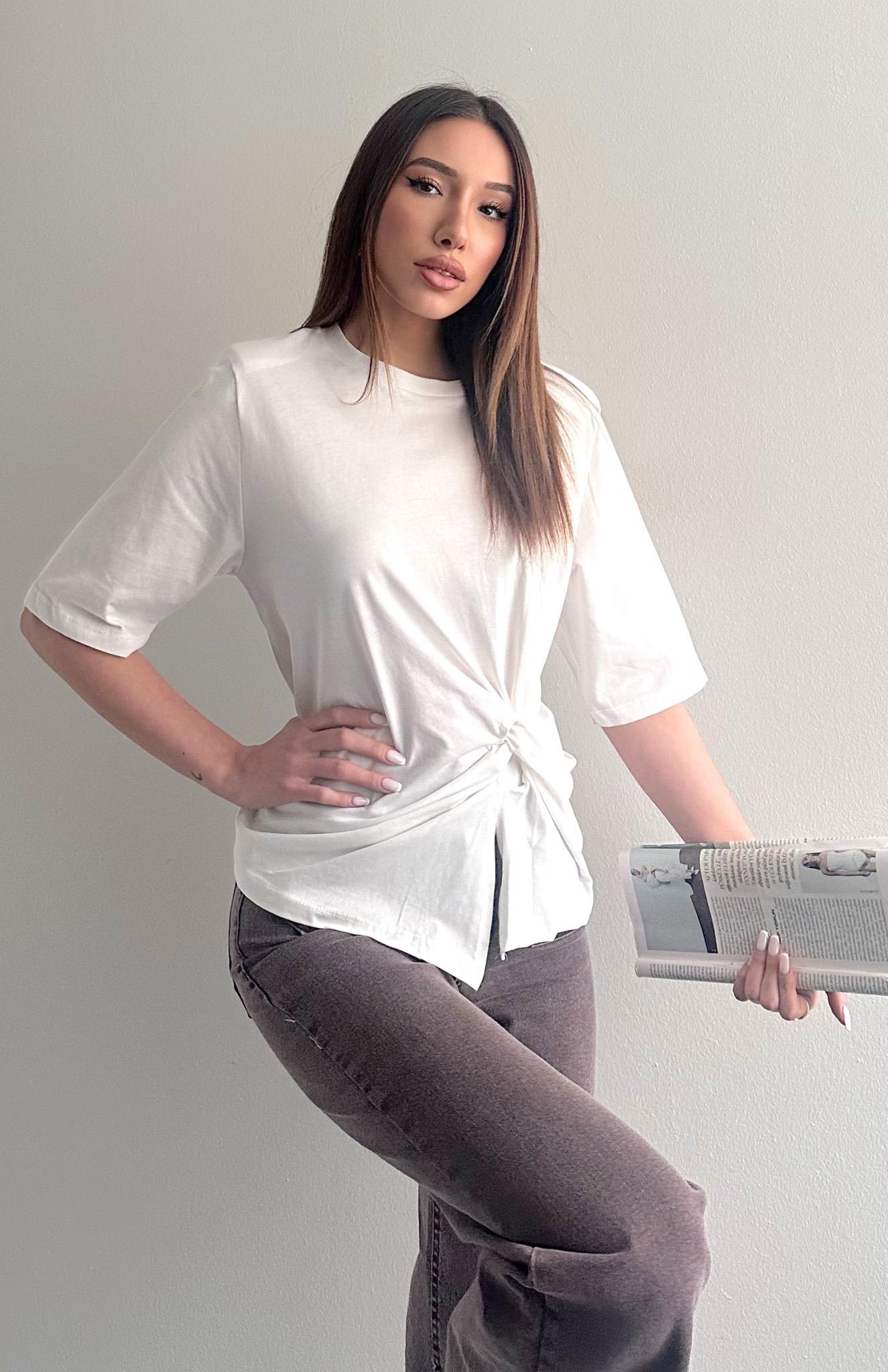 Omzu Vatkalı Yanı Düğümlü T-shirt BEYAZ