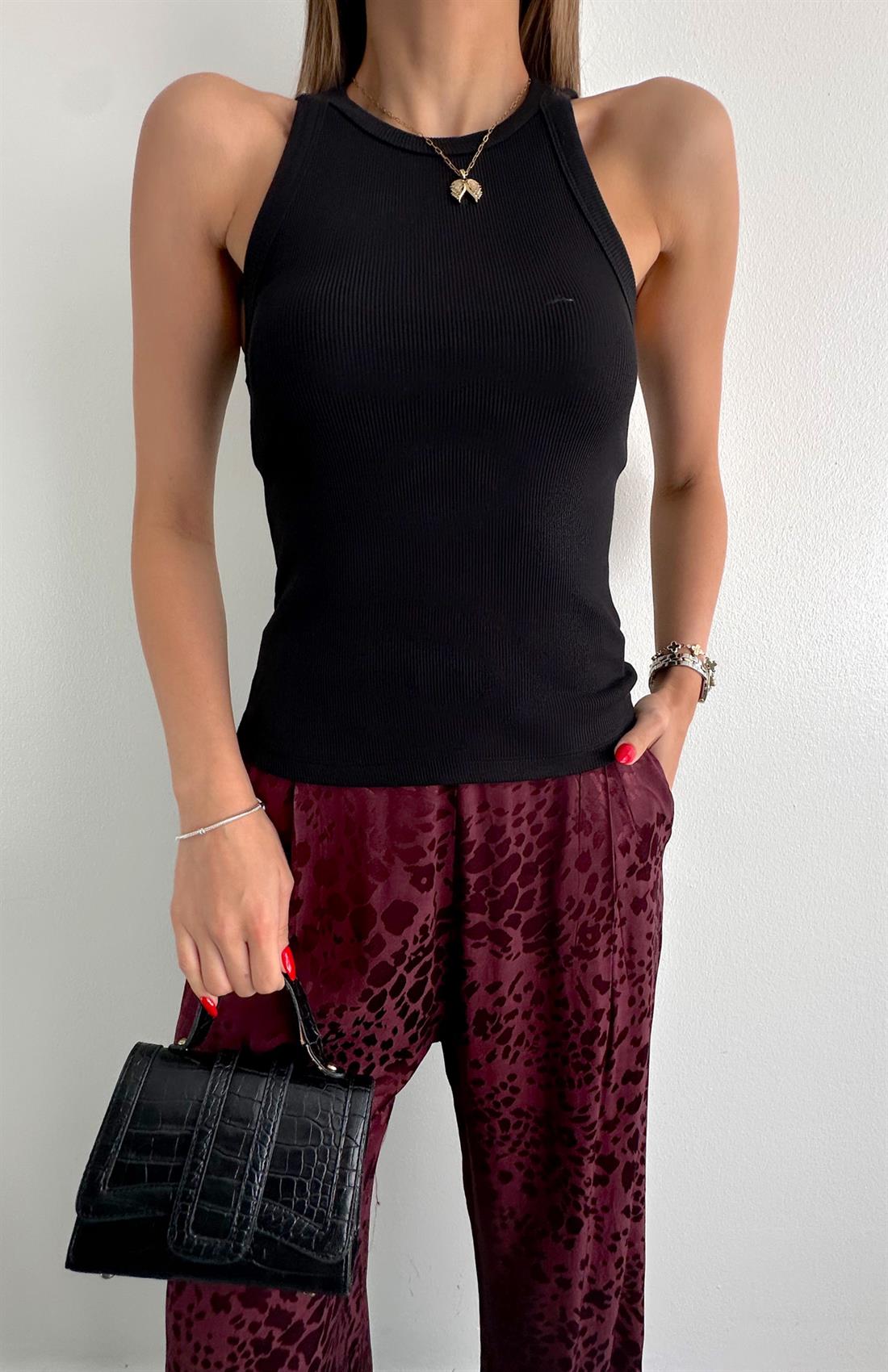 Geniş Biyeli Atlet SİYAH