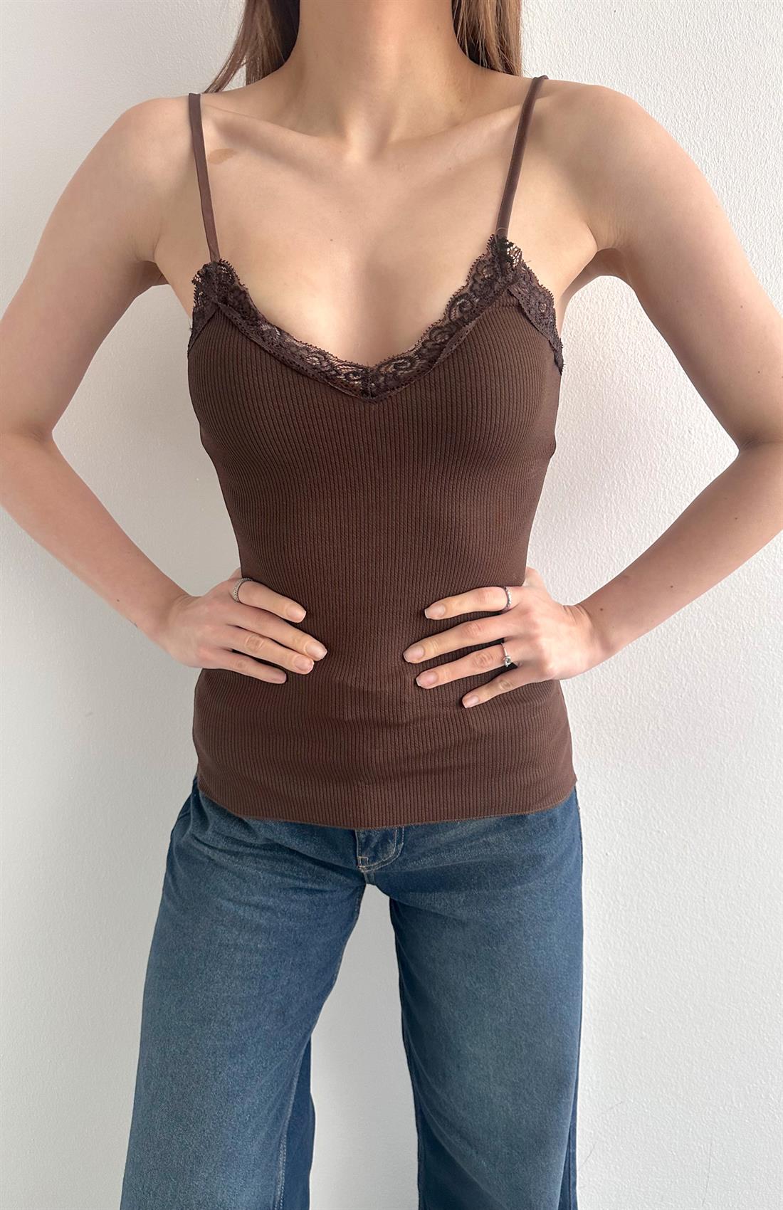 V Yaka Dantelli Askılı Atlet KAHVERENGİ