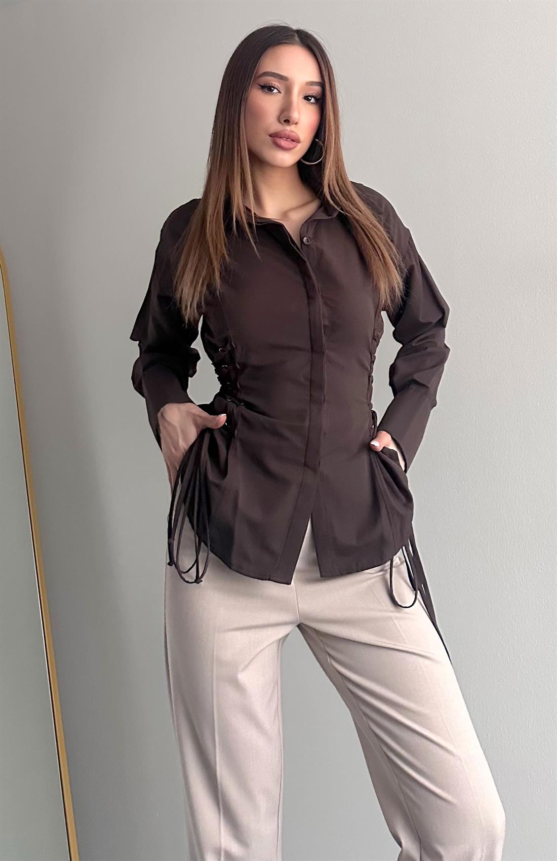 Beli 2 Yan Kuşgözü Bağcık Detaylı Bluz KAHVERENGİ
