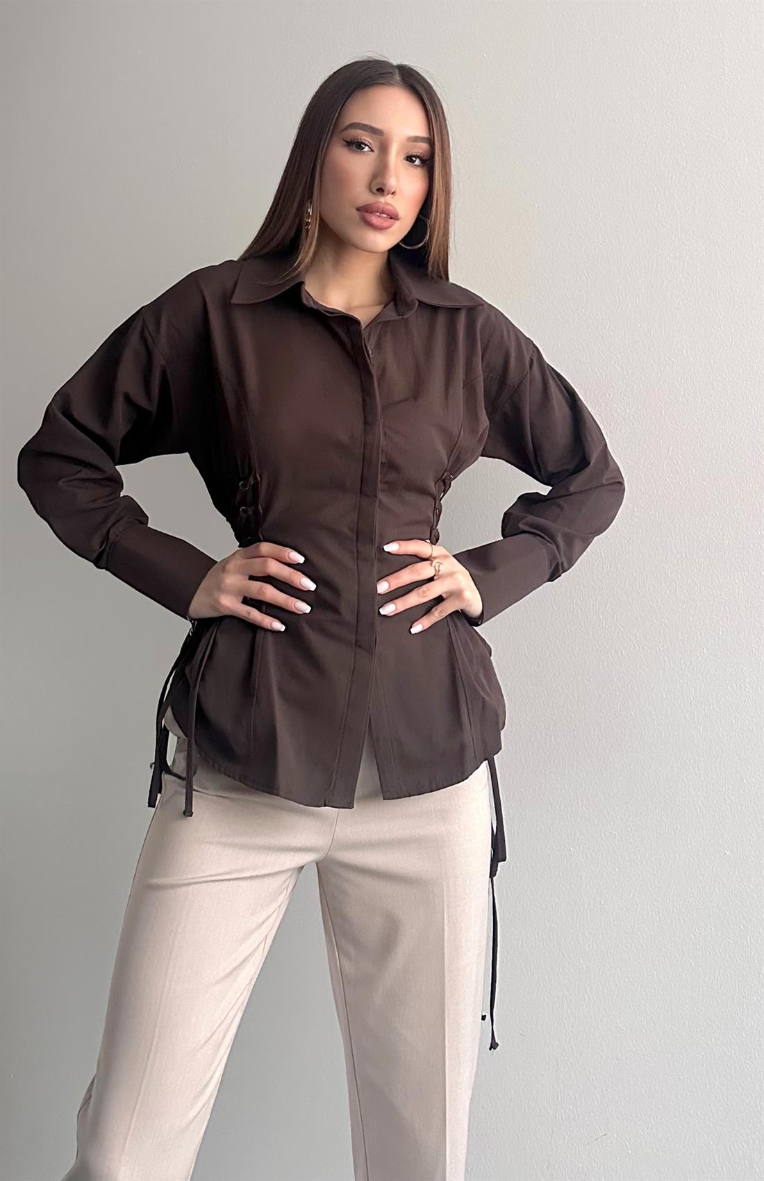 Beli 2 Yan Kuşgözü Bağcık Detaylı Bluz KAHVERENGİ