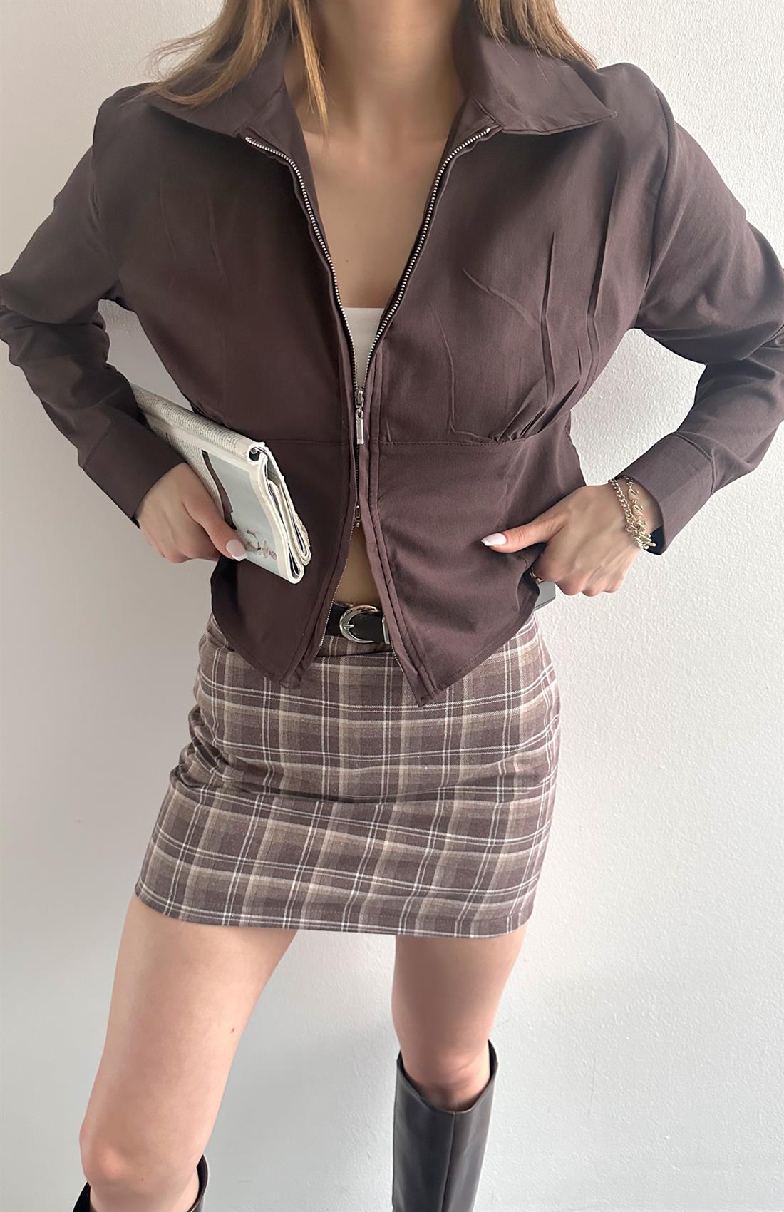 Göğüs Büzgü Detaylı Fermuarlı Bluz KAHVERENGİ