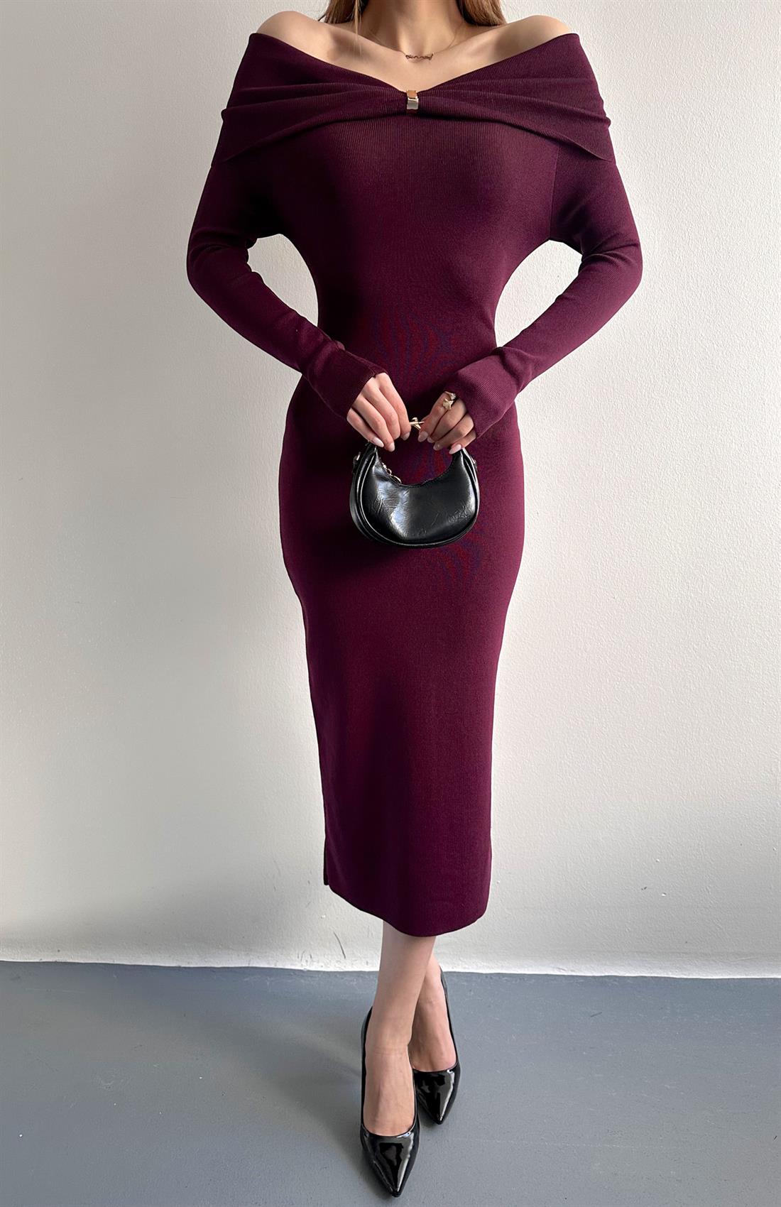 Barkot Yaka Aksesuar Detaylı Triko Elbise BORDO