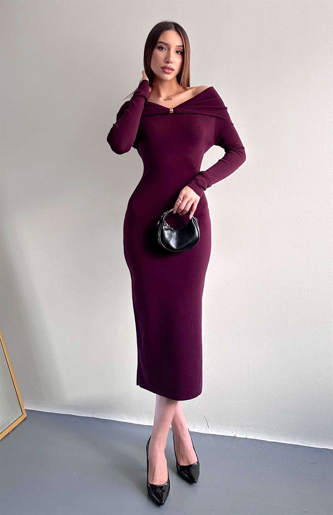 Barkot Yaka Aksesuar Detaylı Triko Elbise BORDO