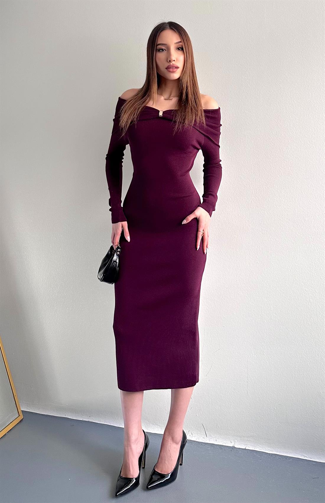 Barkot Yaka Aksesuar Detaylı Triko Elbise BORDO