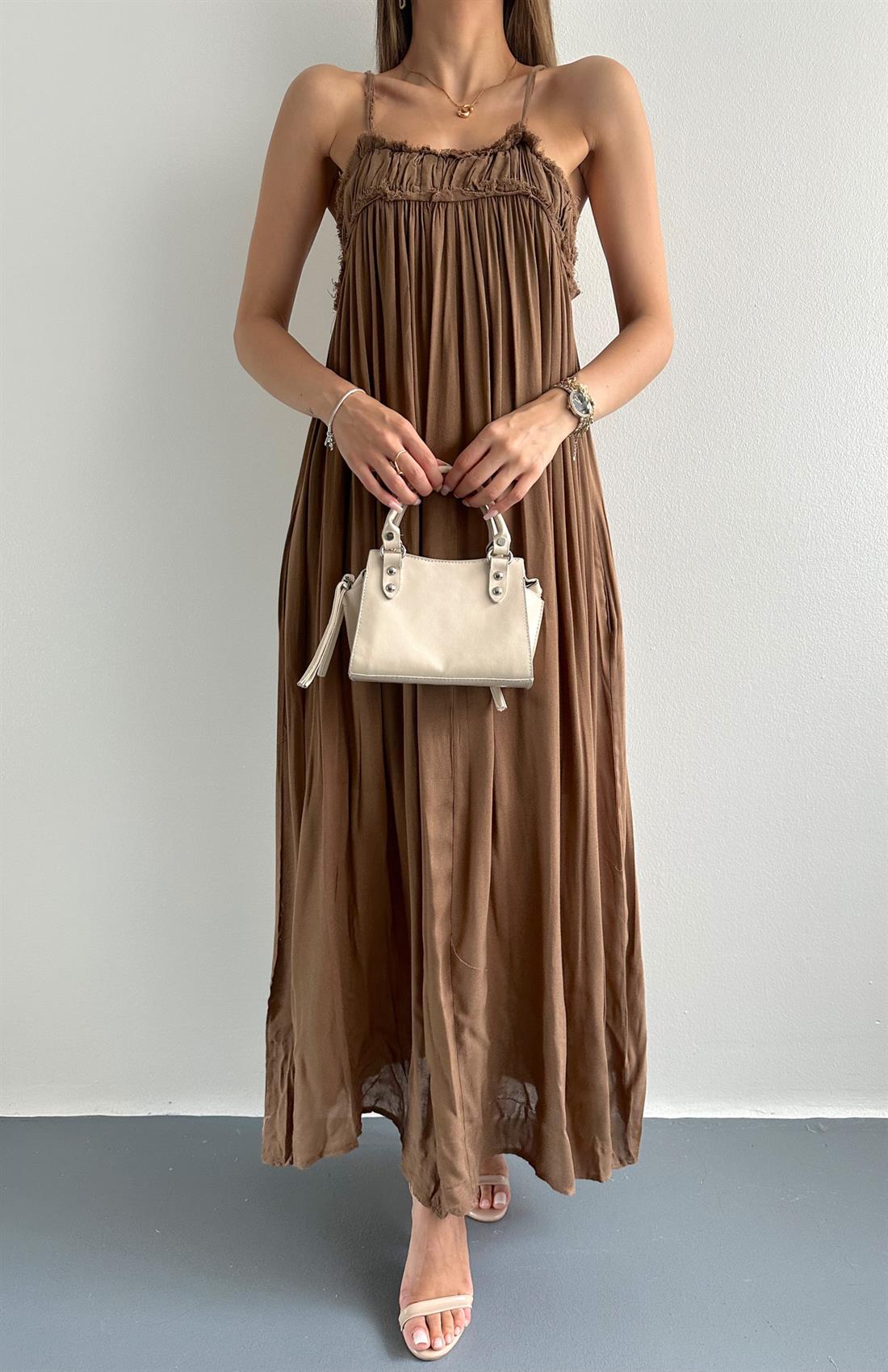 Büzgülü Askılı Cepli Uzun Elbise KAHVERENGİ