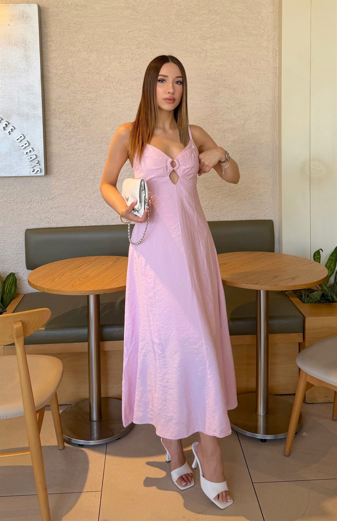 V Yaka Askılı Dekolte Elbise PEMBE