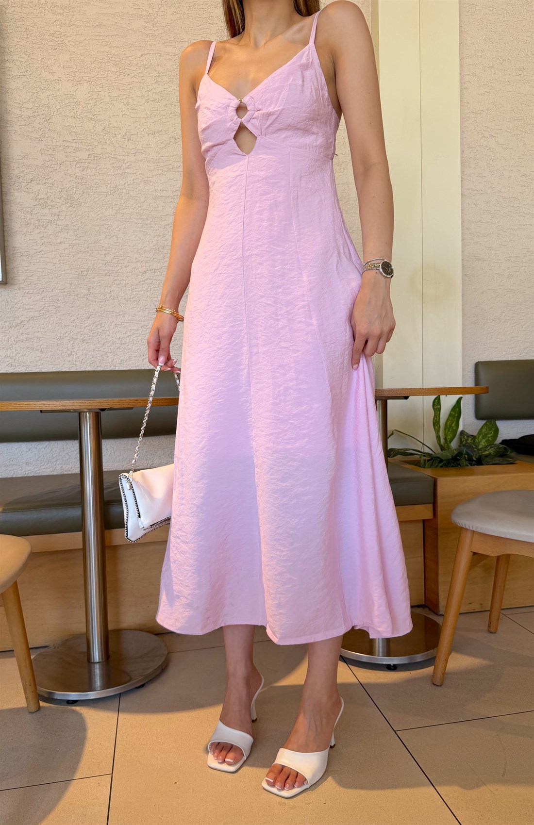 V Yaka Askılı Dekolte Elbise PEMBE