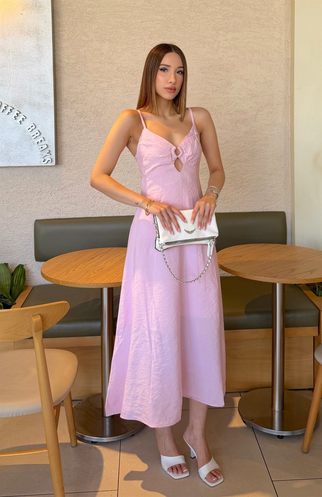 V Yaka Askılı Dekolte Elbise PEMBE
