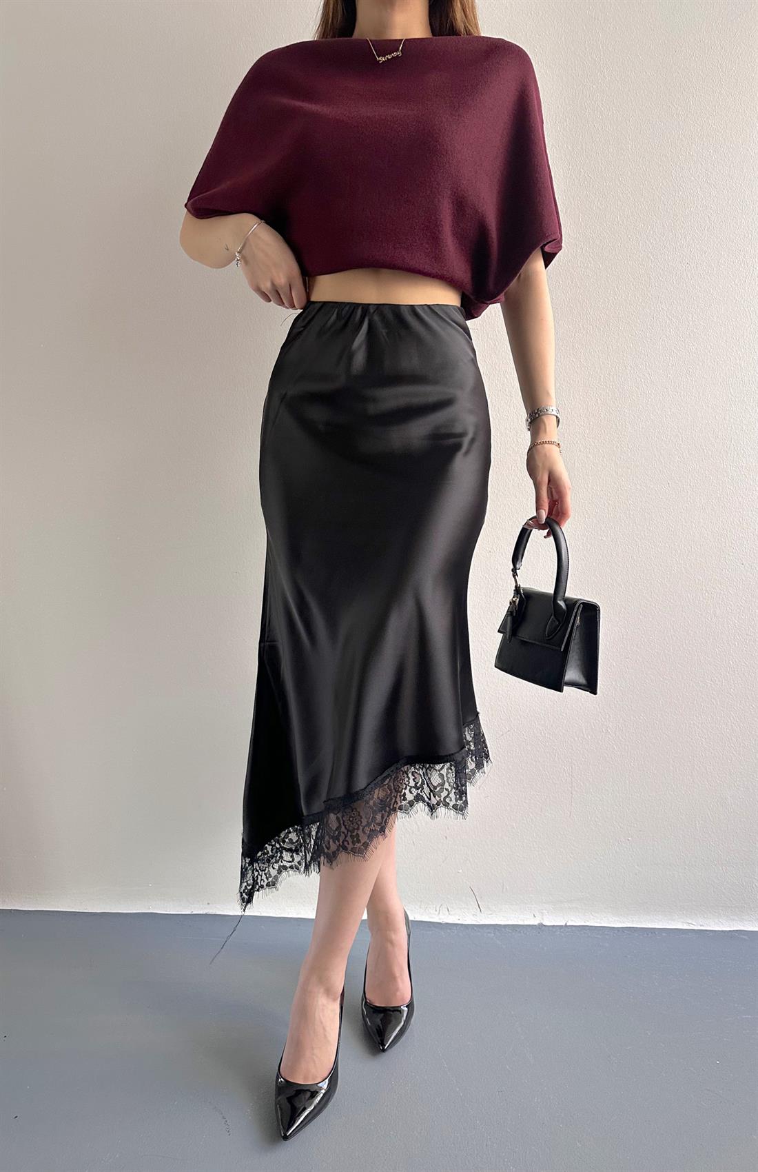 Altı Dantelli Saten Etek SİYAH