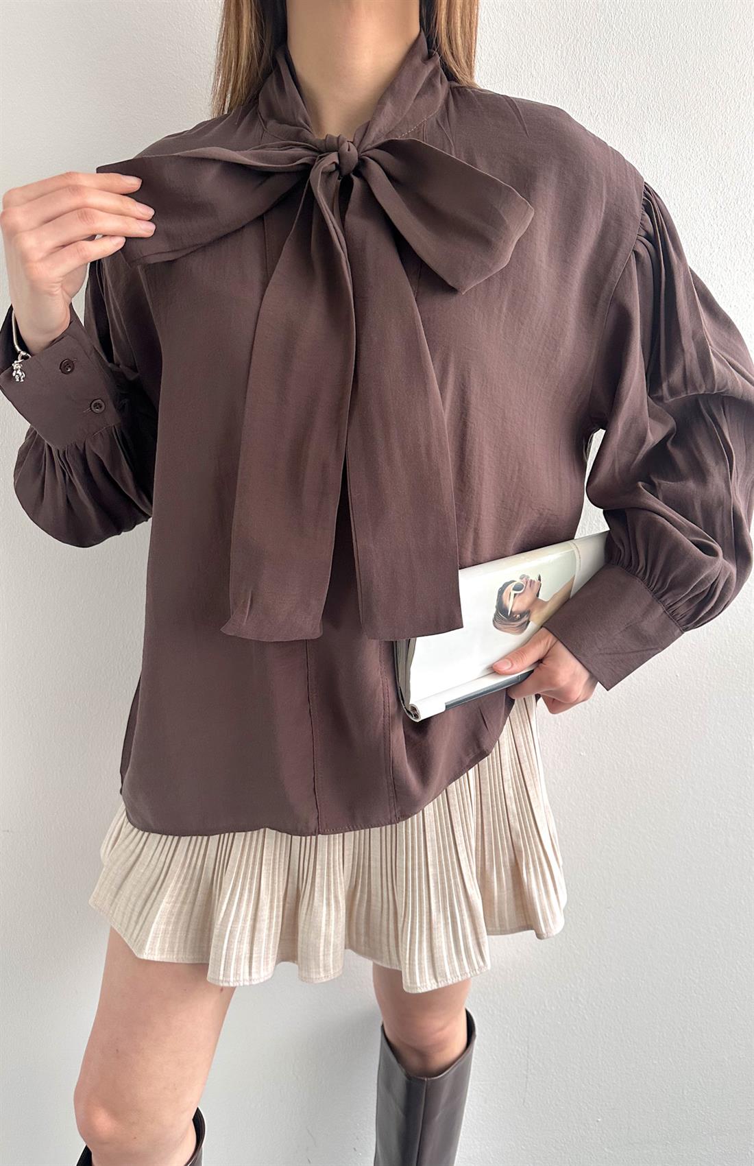 V Yaka Bağlamalı Gömlek KAHVERENGİ