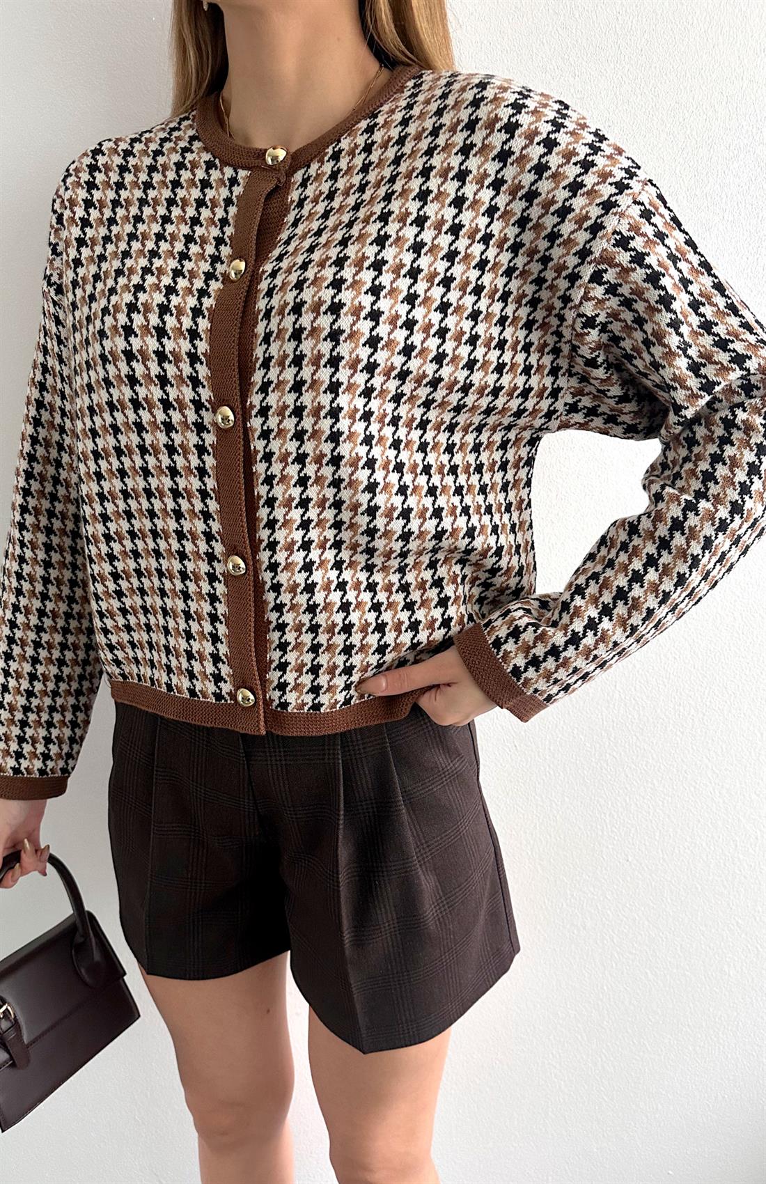 5 Düğmeli Renkli Hırka Kahve-Ekru