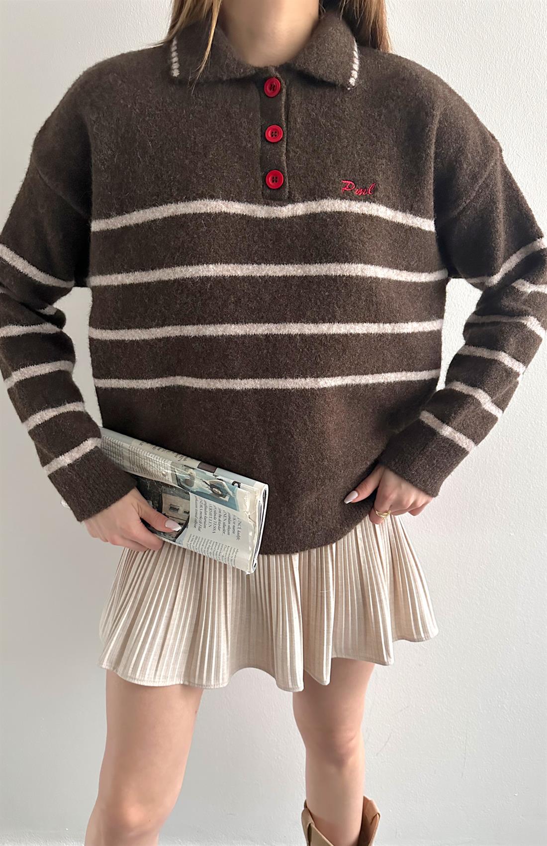 Renkli Düğmeli Nakiş Detay Triko KAHVERENGİ