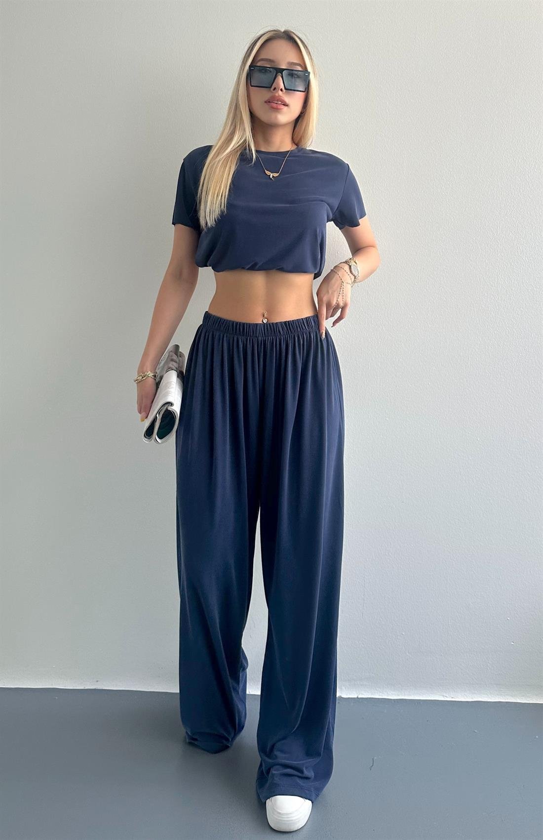 Dikişsiz Beli Lastikli Geniş Paça Pantolon LACİVERT