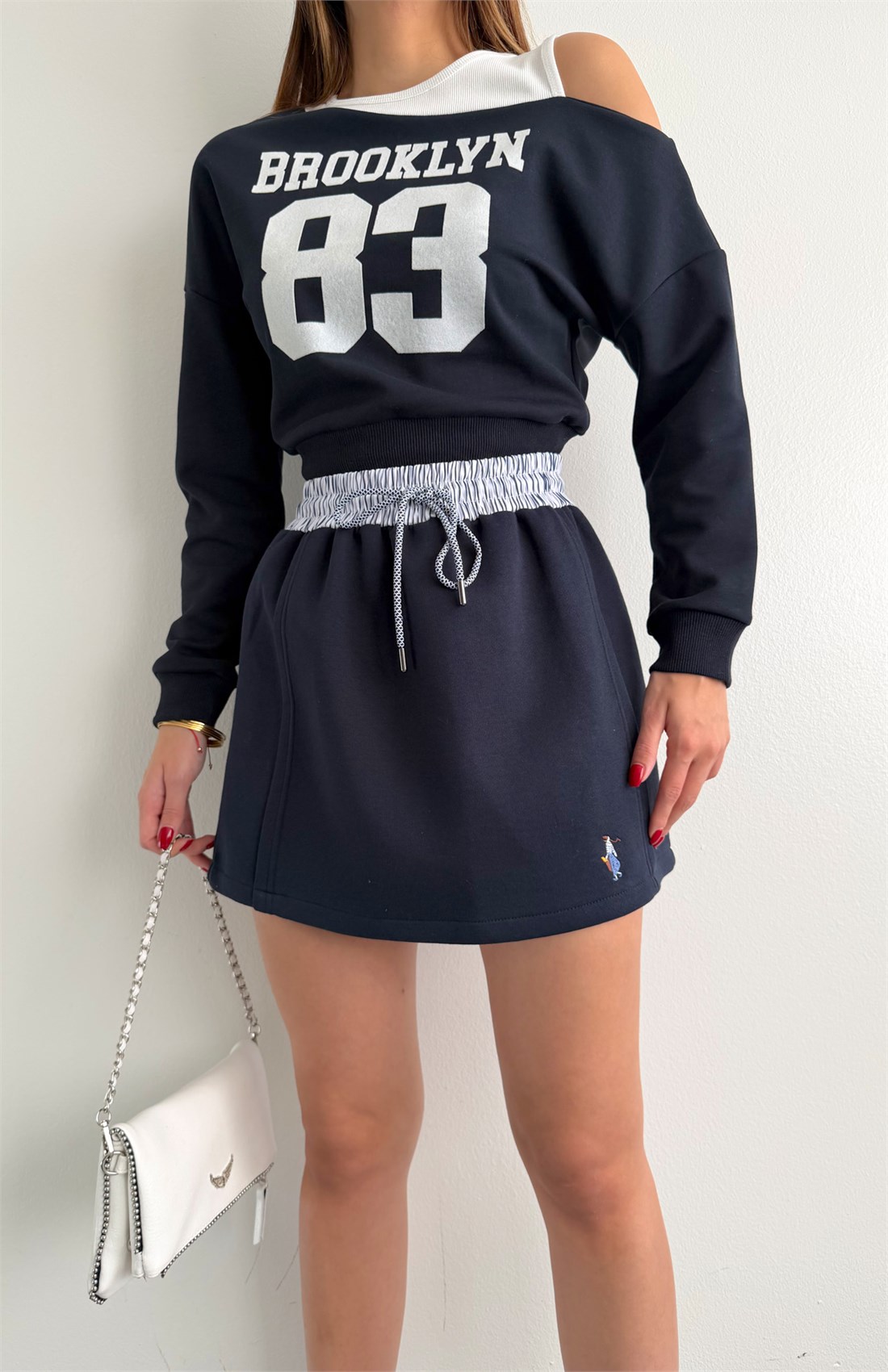 Asimetrik Atlet Detaylı Sweatshırt LACİVERT