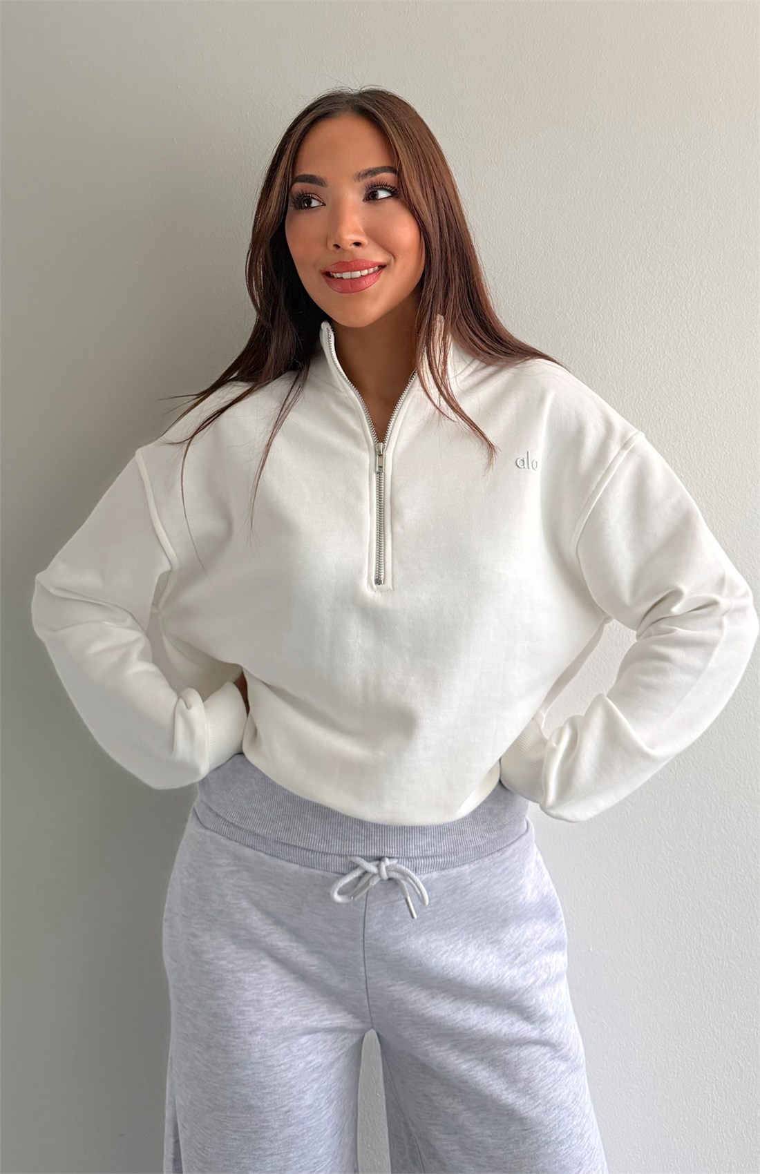 Önü Fermuarlı Marka Sweatshırt EKRU