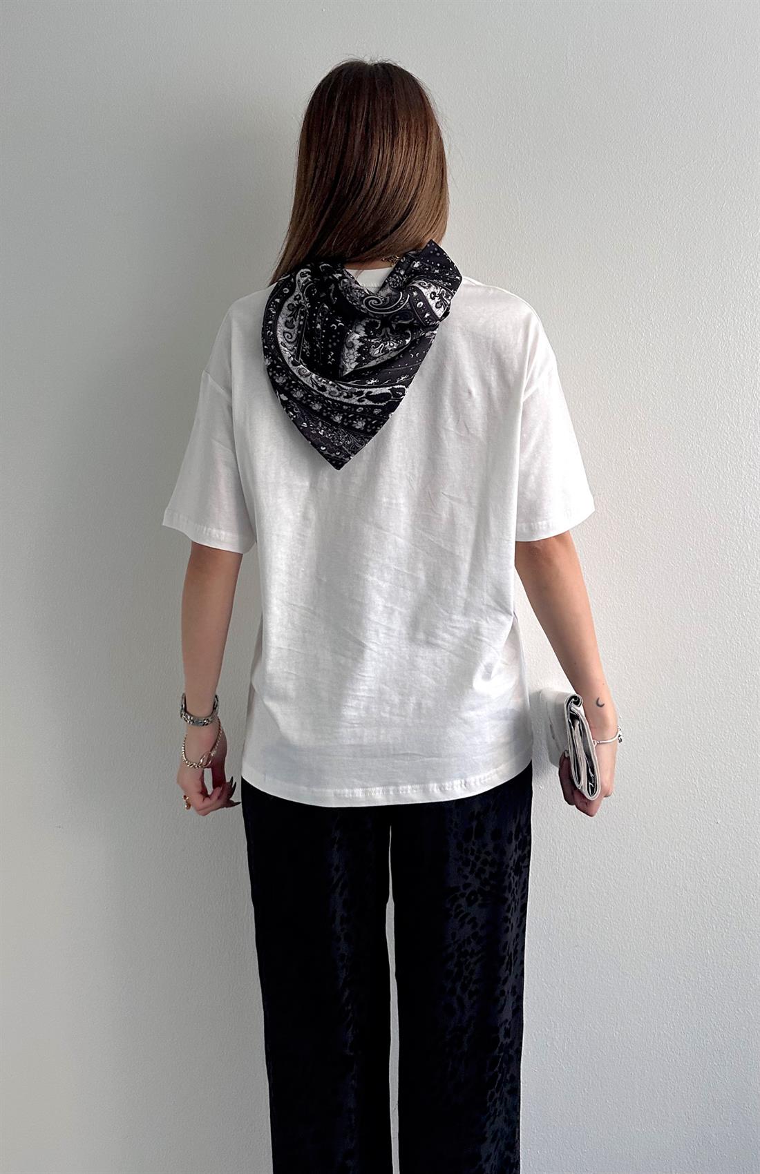 Fular Detaylı Tshırt EKRU