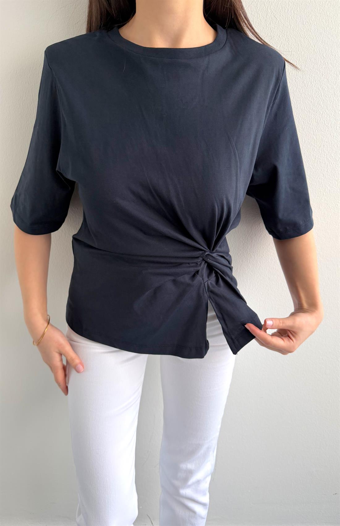Omzu Vatkalı Yanı Düğümlü T-shirt LACİVERT